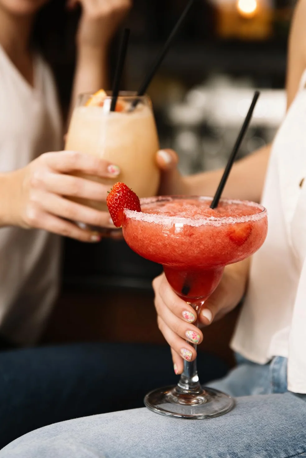 MiLove Margarita Fresa – Cóctel Premium, artesano y natural, elaborado con tequila Agave azul (México), fresas nacionales, limón mediterráneo, licor triple seco y jarabe simple – 75 cl.