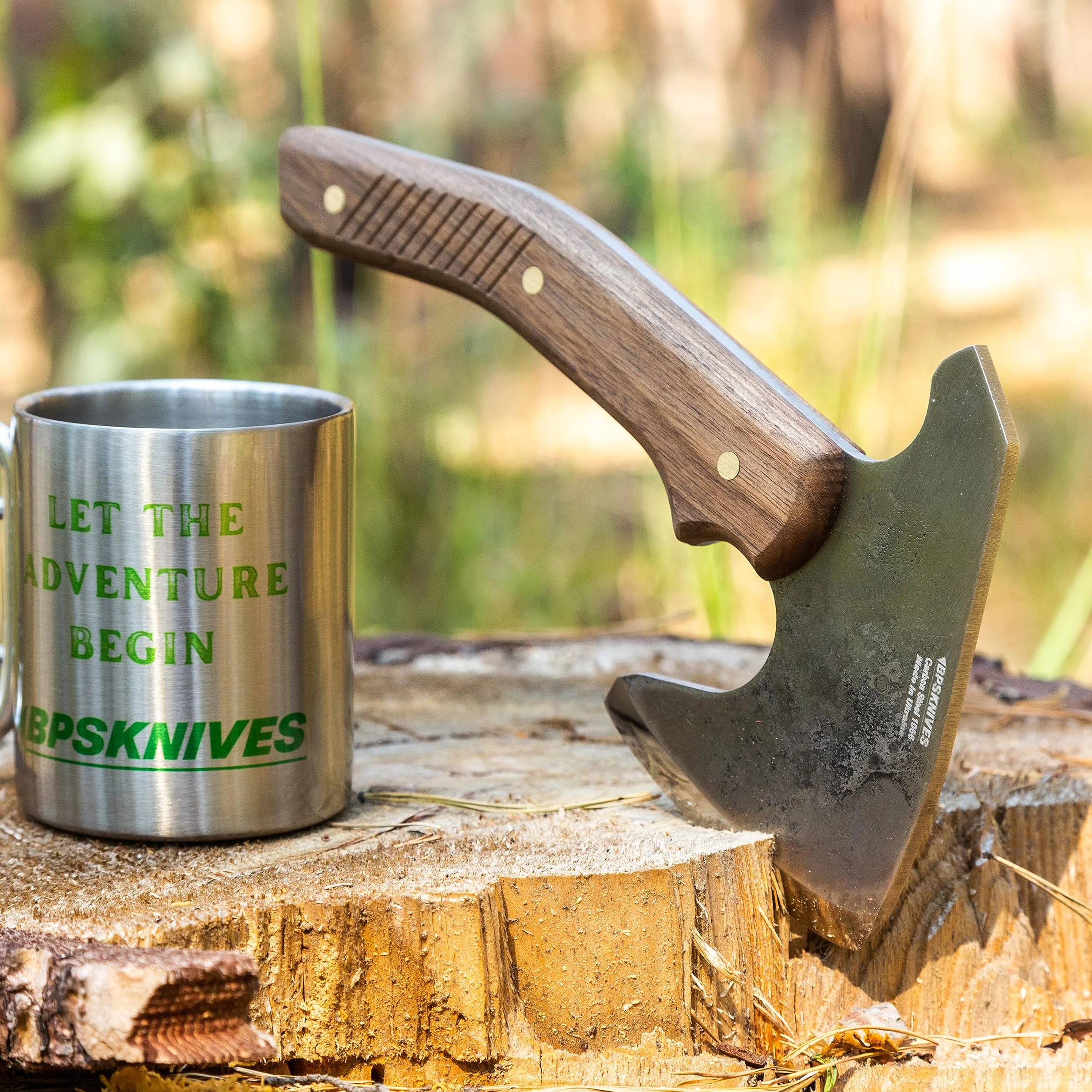 BPS Knives Hacha Bushcraft con Funda de Cuero - Hacha de Camping de Acero al Carbono con Mango de Una Pieza