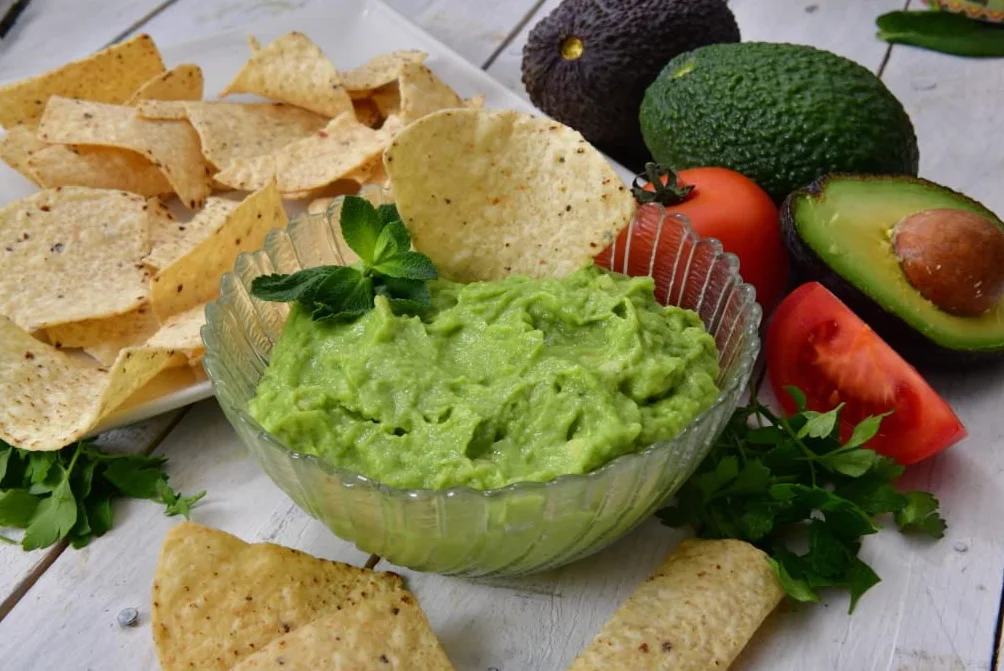 Guacamole tradicional Suave. PACK - 6. Salsa de guacamole Estilo Casero. Elaborado con 05% de aguacate fresco. Ideal para dipear y acompañar.