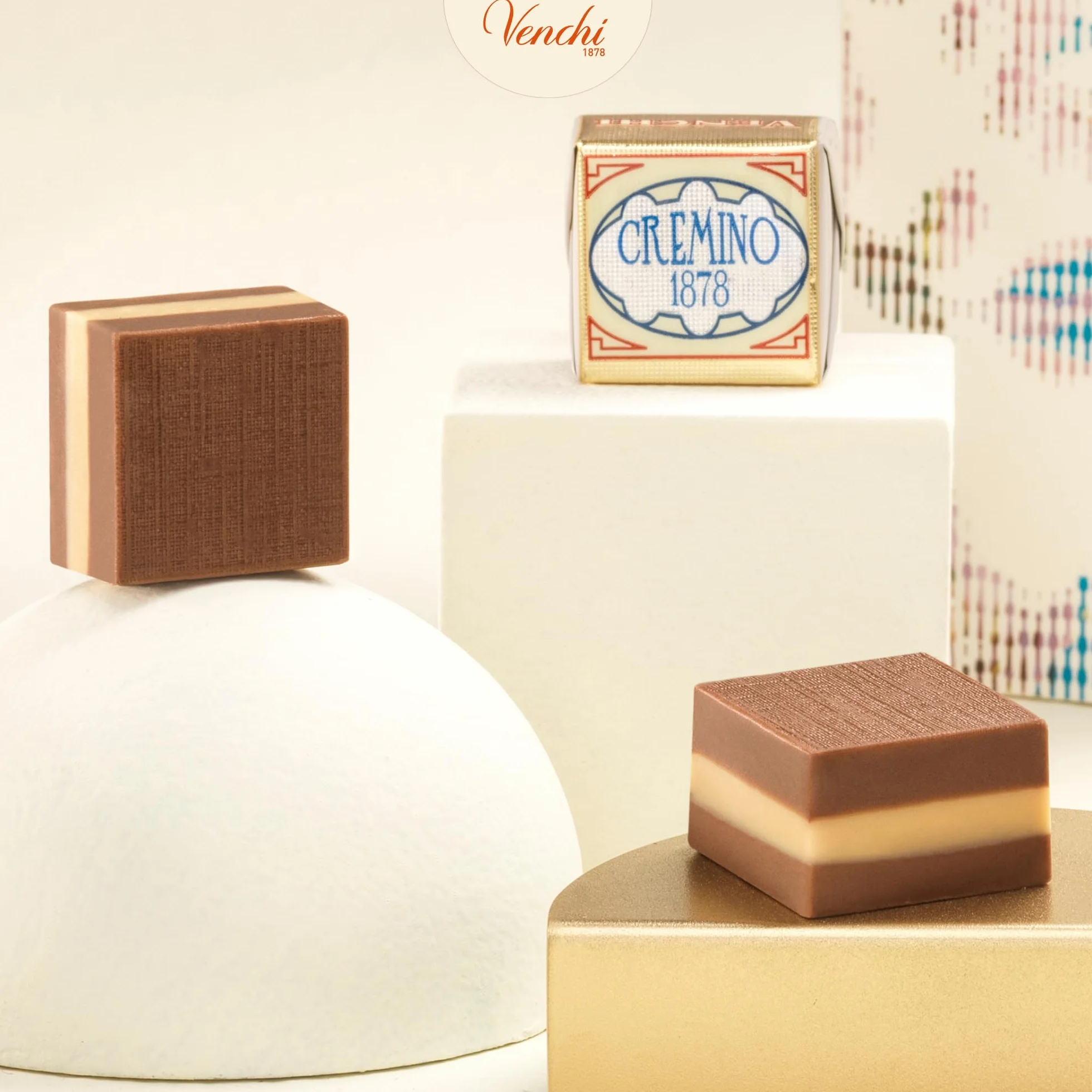 Venchi - Cremini 1878, Bombones de Triple Capa con exclusivamente Pasta de “Avellana Piamonte IGP” y Almendra, 1 kg, Sin Gluten, Sin Colorantes y Sin Conservantes