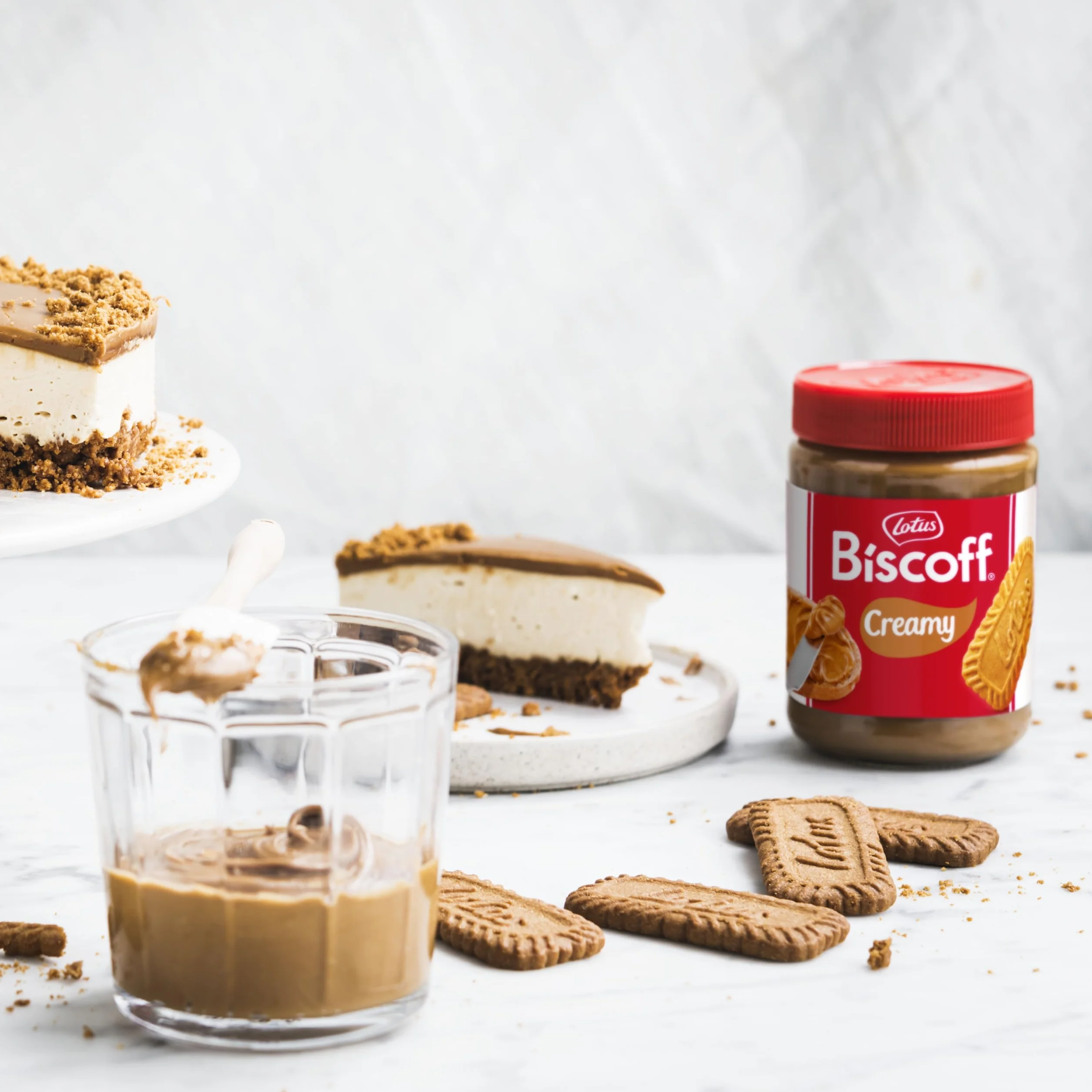 Lotus Biscoff | Crema Dulce para Untar | Cremoso | Sabor a Galleta Caramelizada | Vegano | Sin Frutos Secos | Sin Colorantes ni Aromas Añadidos | Tarro PET | 1.6 kg