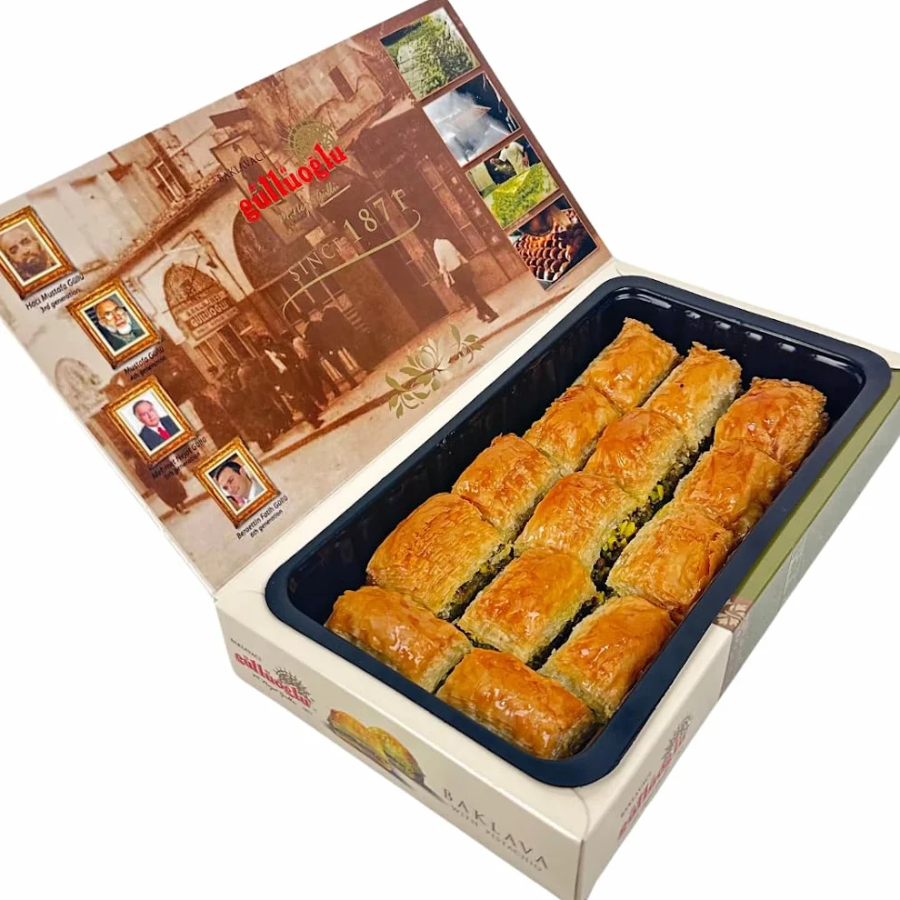 Gulluoglu Premium Dry Baklava with Pistachio, Freshly Produced and Long Lasting, Traditional Turkish Baklava (500 gr.- 1 Pack)