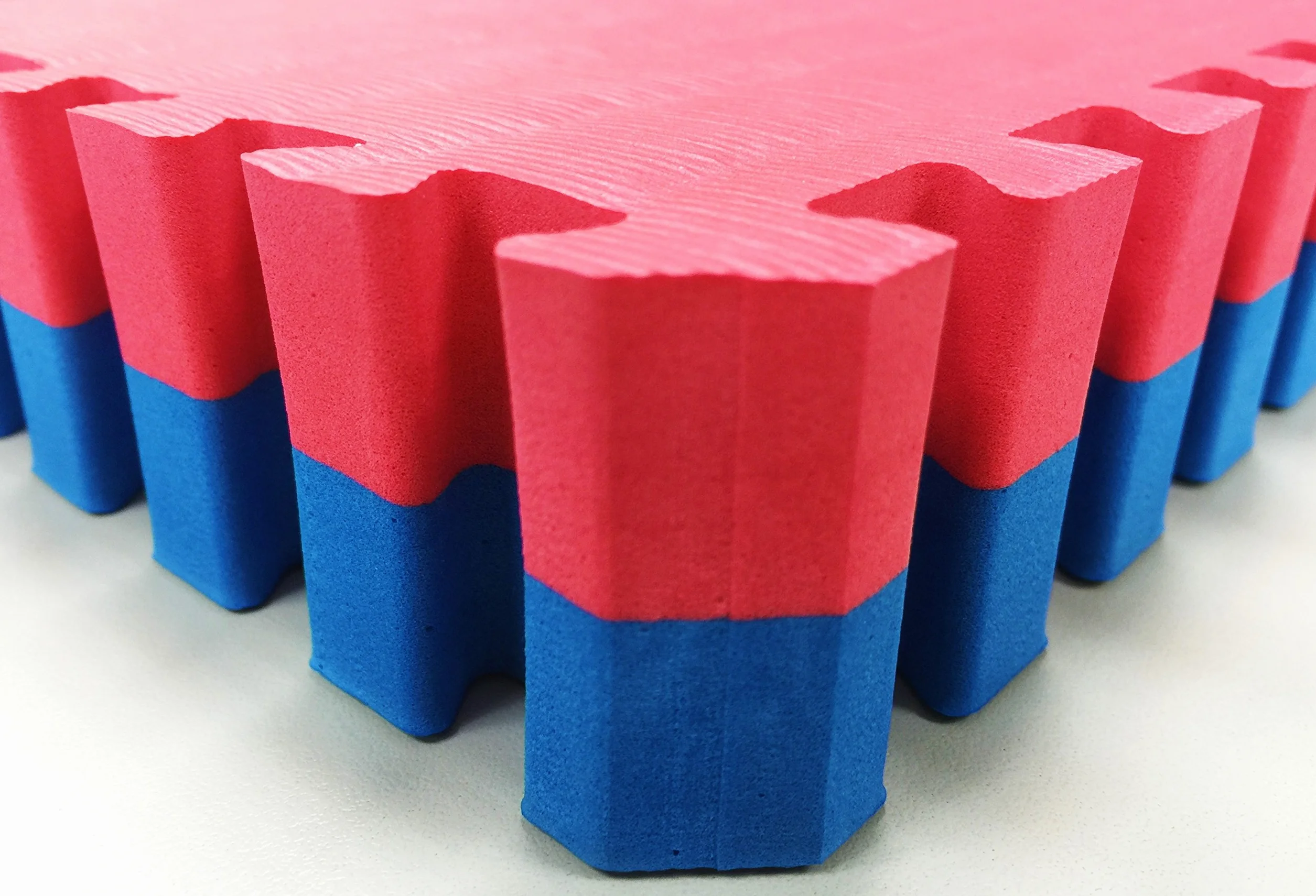 Grupo Contact Suelo Tatami Puzzle 2 cm Rojo Azul Borde Liso Desmontable 1 x 1 m