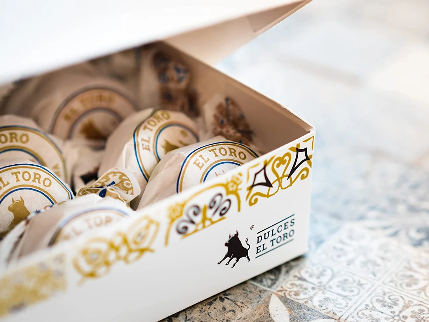 El Toro - Estuche de 350 gramos Polvorones el Toro almendras - Valladolid (Tordesillas) - Elaborados con almendras - Producto artesanal - dulces Navidad - receta tradicional