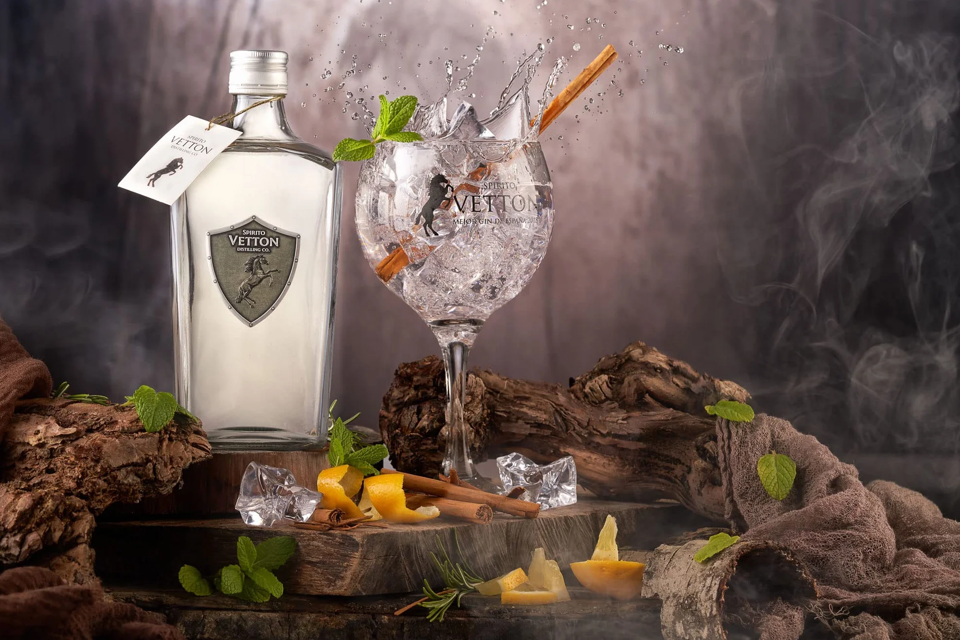 Spirito Vetton- Ginebra Premium Artesanal Extra Dry de cinco destilaciones – Botella de 70 cl - Mejor Ginebra Española por Segundo Año Consecutivo