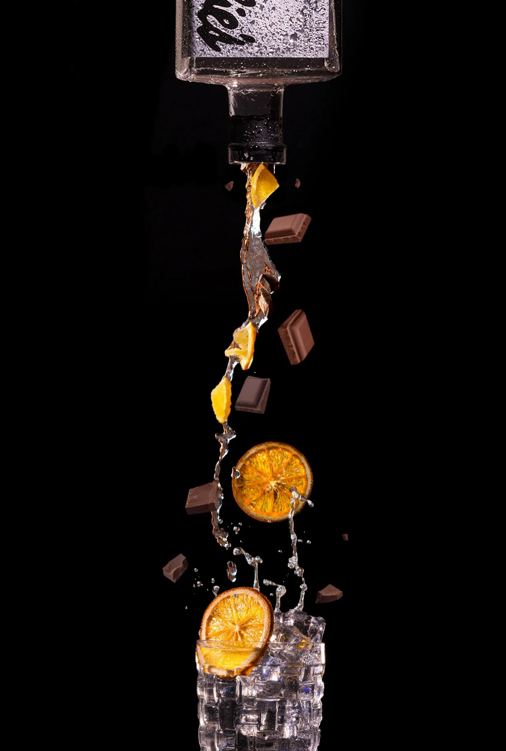Charlie's Gin - La primera ginebra premium de chocolate - Origen en Barcelona - Ginebra exclusiva - Lotes limitados - 70cl - Alc. 37,5% vol.