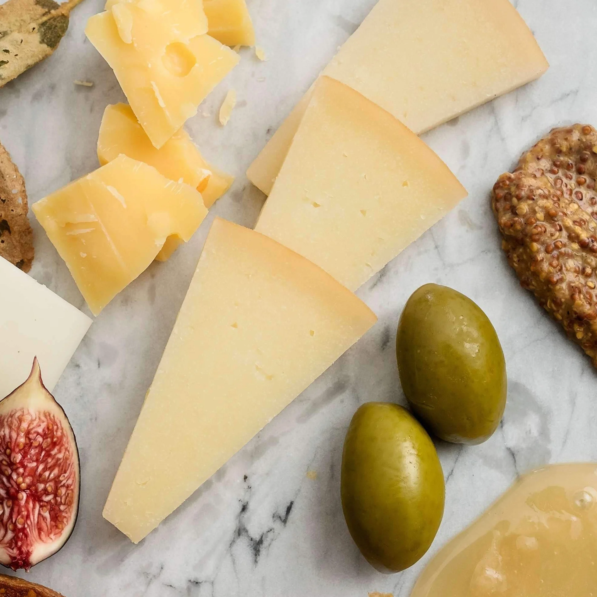 Queso Idiazabal Blanco - Elaborado con Leche Cruda de Oveja Latxa - Peso Aproximado 1000 gramos - Ideal para comer solo o acompañado - Queso de Oveja Idiazabal