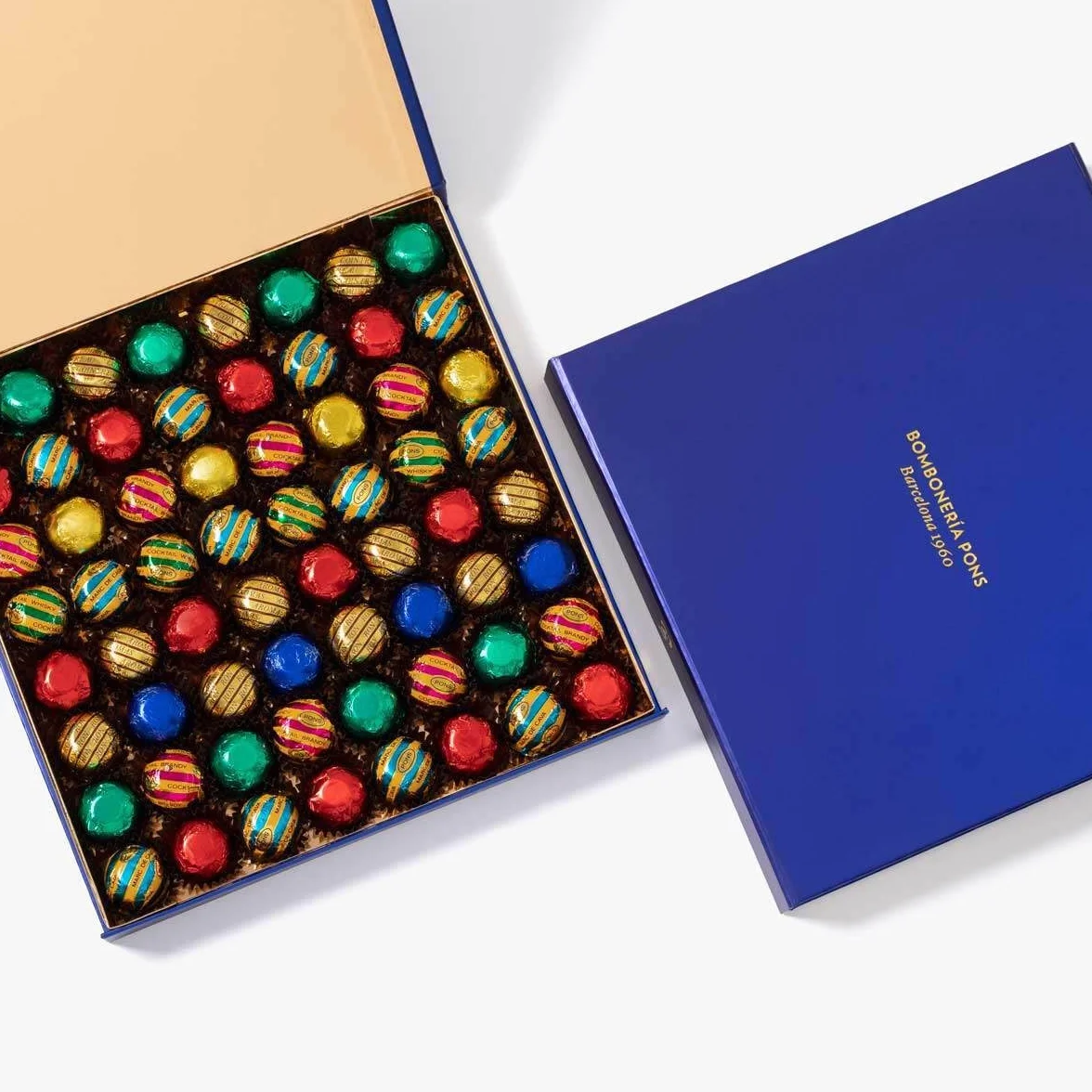 Bombones de Licor - Caja 700g - Bombonería Pons - 64 piezas - Cofre de Chocolate con Licor
