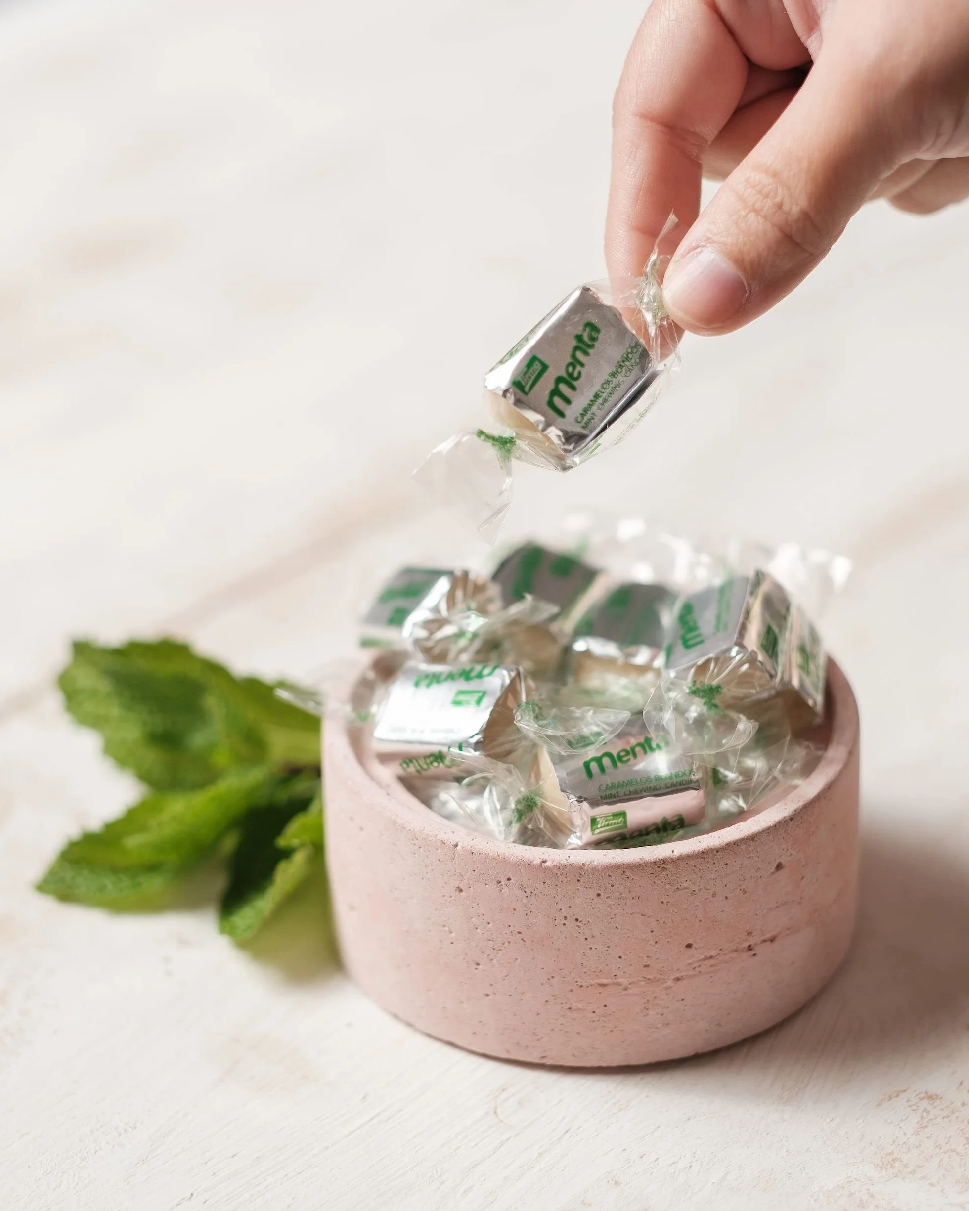 Tirma Caramelos de Menta | Caramelos Masticables de Menta | Caramelos sin Gluten | Bolsa de Golosinas de Menta Blandos | Envasados Individualmente | 125 g