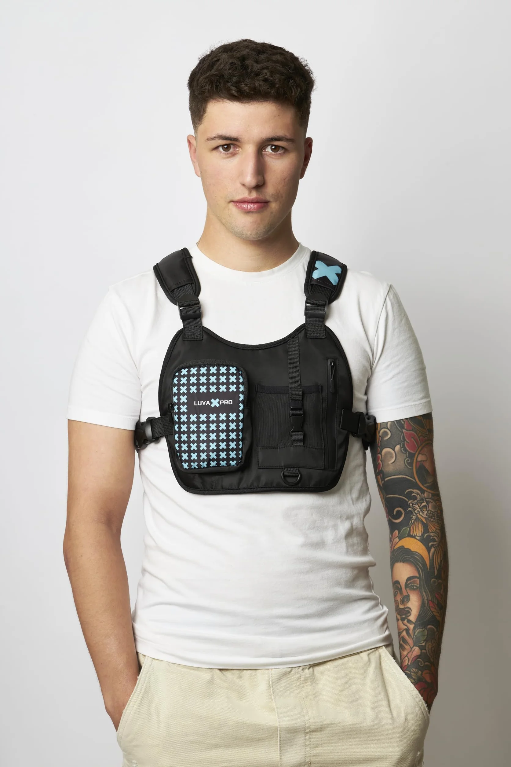 Arnés Pechera Universal para Smartphone con Bolsillos Multifuncional Deportes Extremos Moto Bicicleta Accesorio Móvil (Xpro)