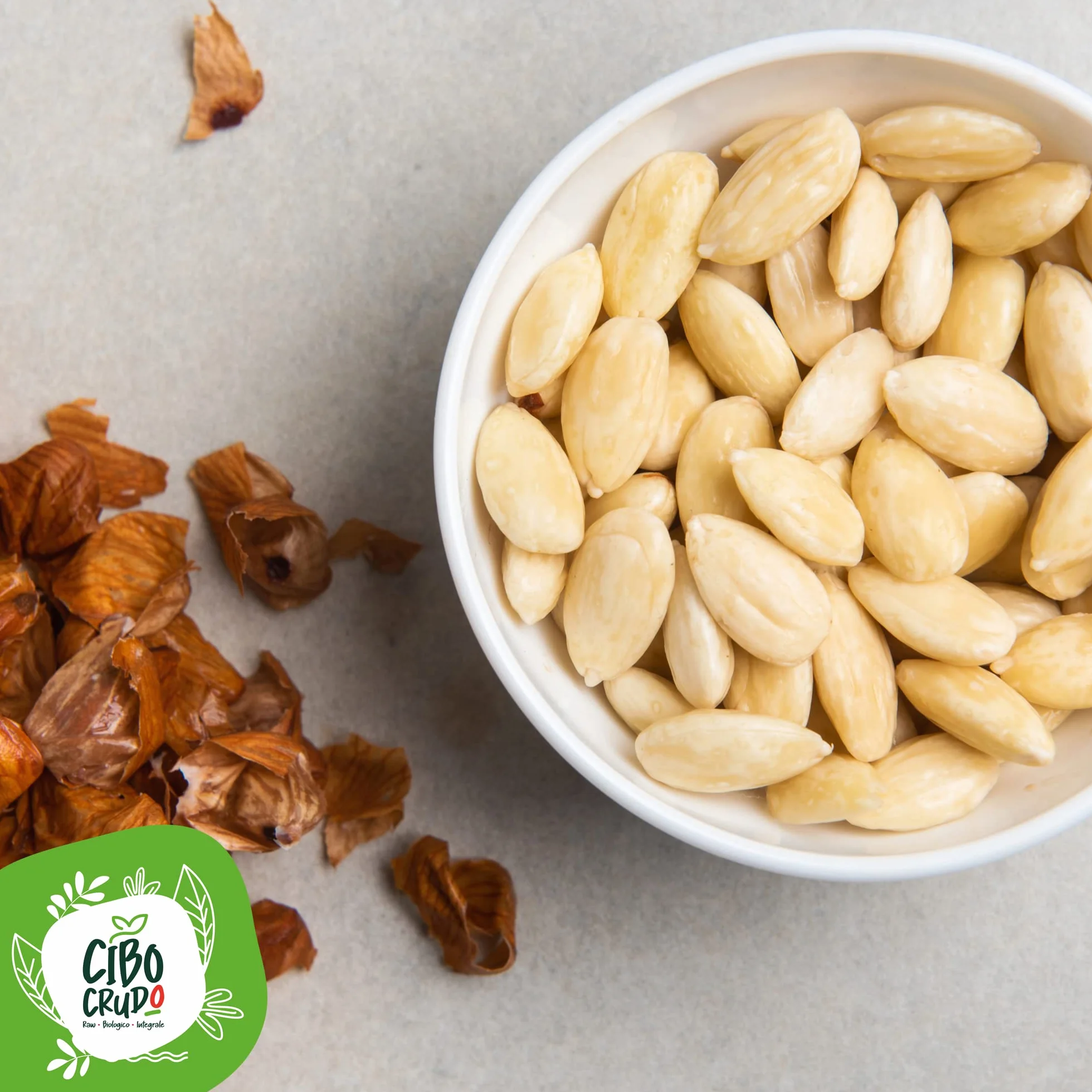 Almendras Crudas Peladas Ecologicas - 500g. Almendra Siciliana Pelada Cruda y Orgánica no Tostada. Fuente de Calcio y Vitamina E. Frutos secos de Sicilia.