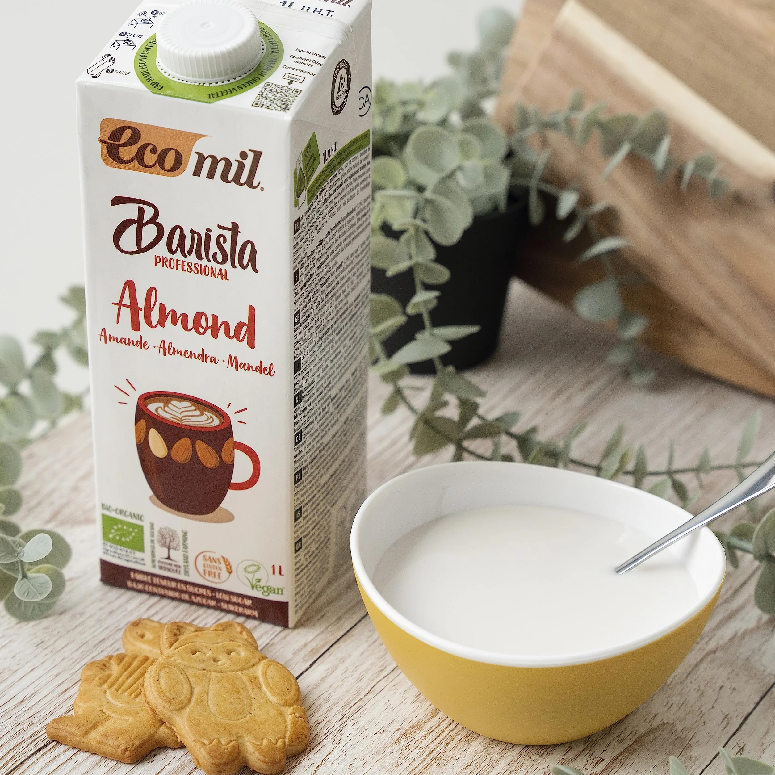 ECOMIL Barista Almond Bio, Bebida de Almendra Bio Especial para Barista, Sin Lactosa, Sin Gluten, Sin Soja, Sin Huevo, Sin Proteína Láctea, Bajo Contenido en Sal y Vegano, 1 L