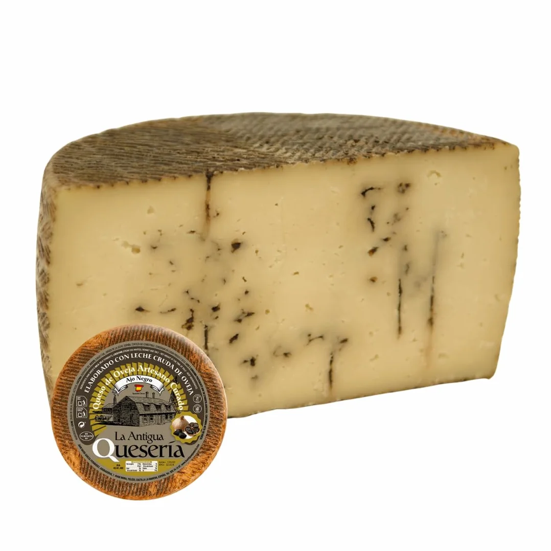 La Antigua Queseria Queso Artesano Curado de Oveja con Ajo Negro, Leche Cruda 100%, Curación Mínima 6 Meses, MEDIO QUESO 1,5 kg (Aprox)