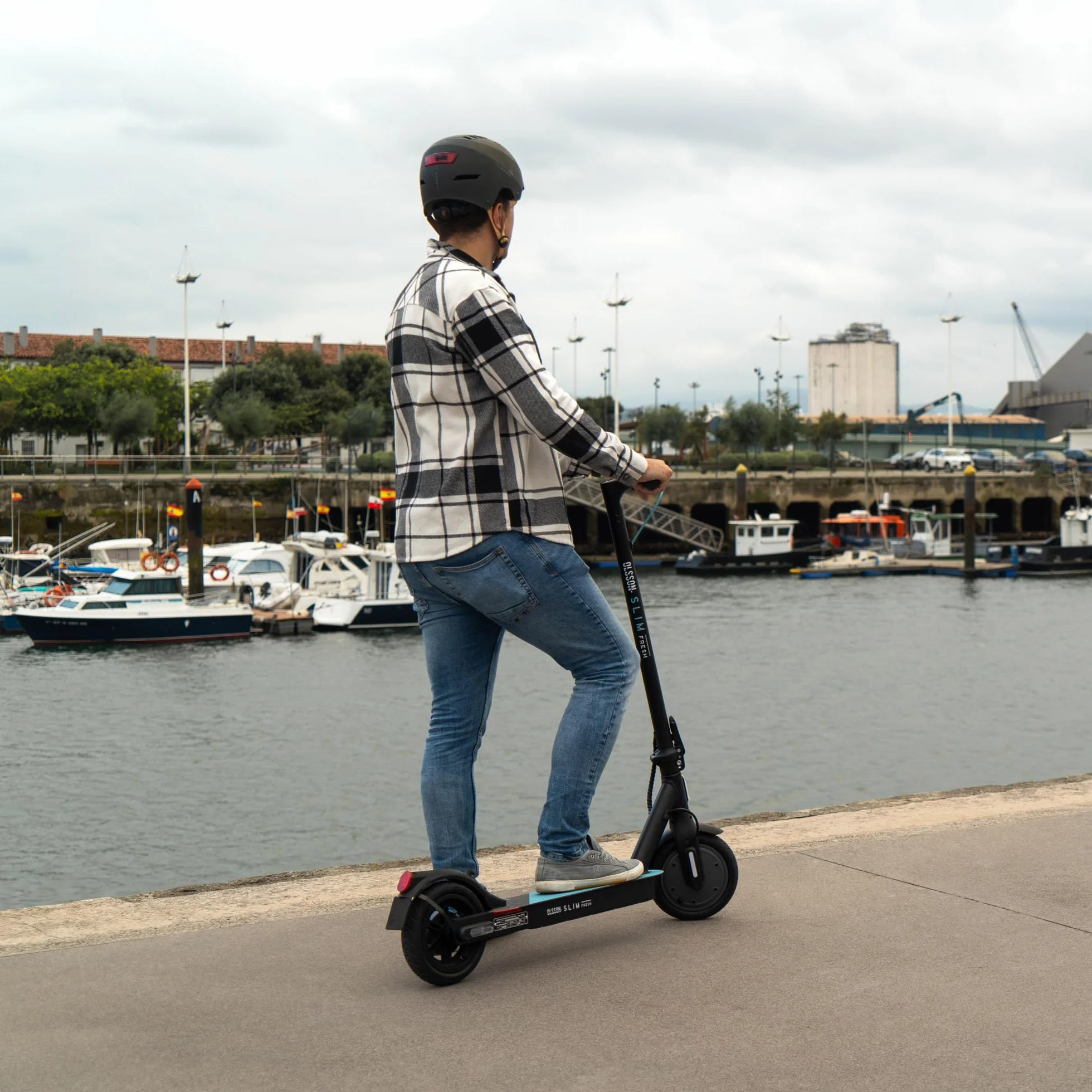OLSSON Patinete Eléctrico Adulto Homologado DGT 350W 500W 36V Batería Regeneración Frenar Autonomía 18-38km Plegable App Smartphone Control Crucero