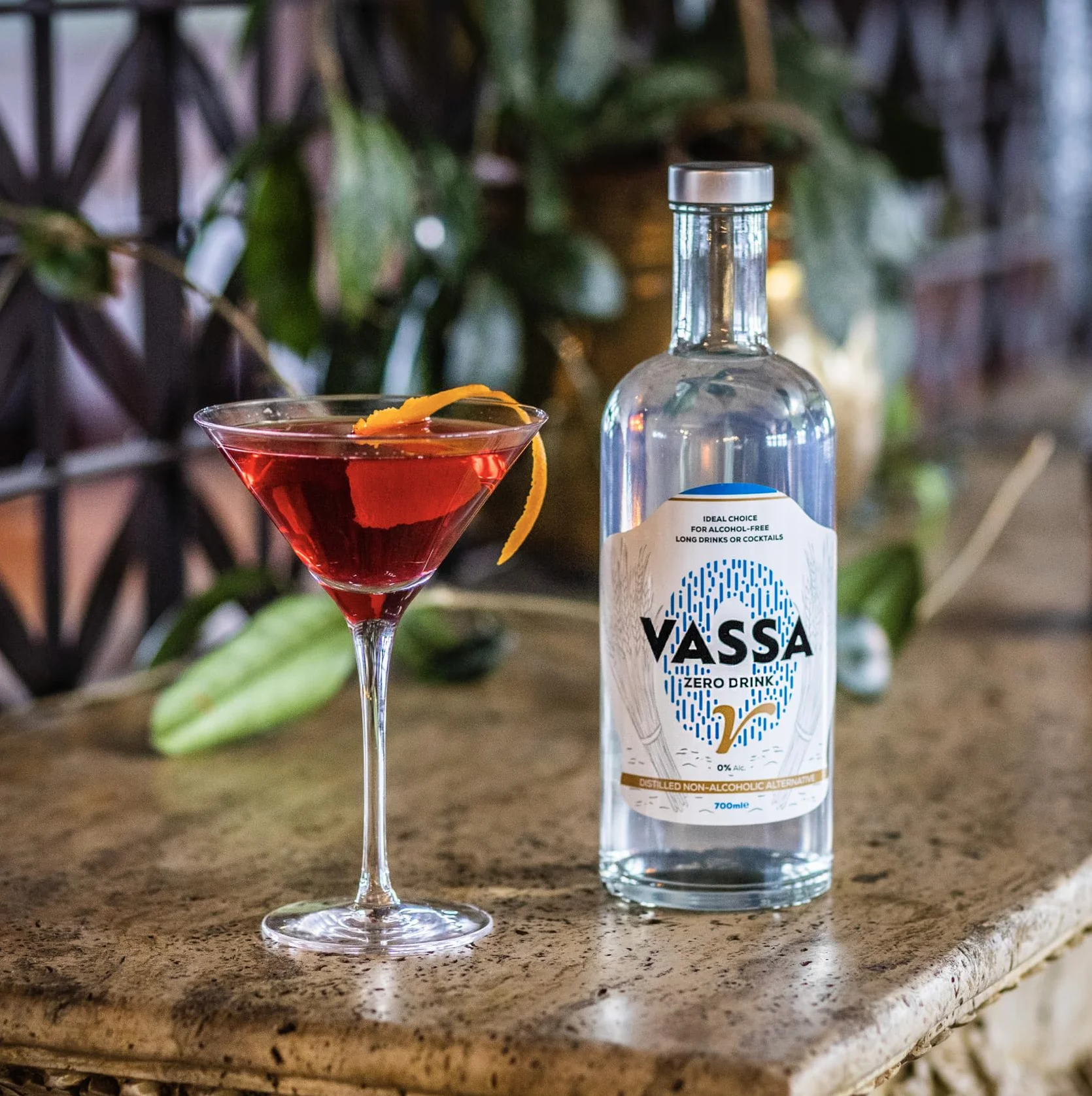 VASSA ZERO V, vodka sin alcohol 700 ml, ideal para cócteles sin alcohol y tragos largos, alternativa sin alcohol para el vodka tradicional, ingredientes 100% naturales