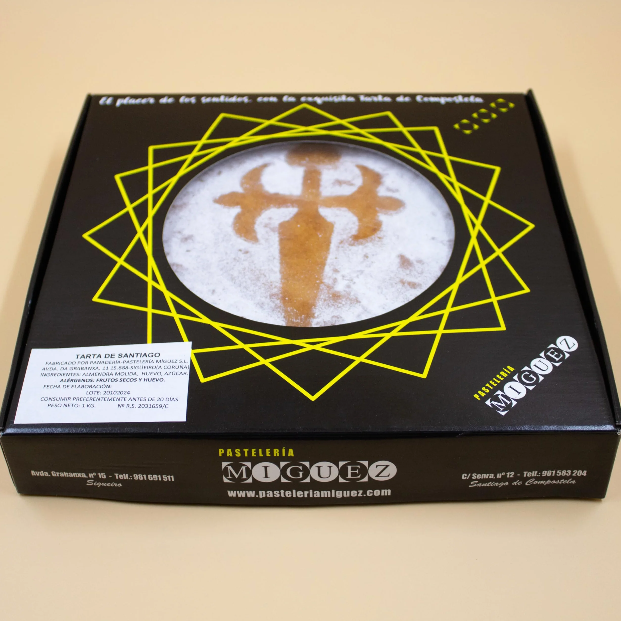 Tarta de Almendra de Santiago 1kg - Dulce gallego - Sin Gluten y Sin Lactosa - Regalo gourmet - 100% Artesanal - Almendra Marcona - Sin Aditivos - Postre para celebraciones - Ingredientes naturales