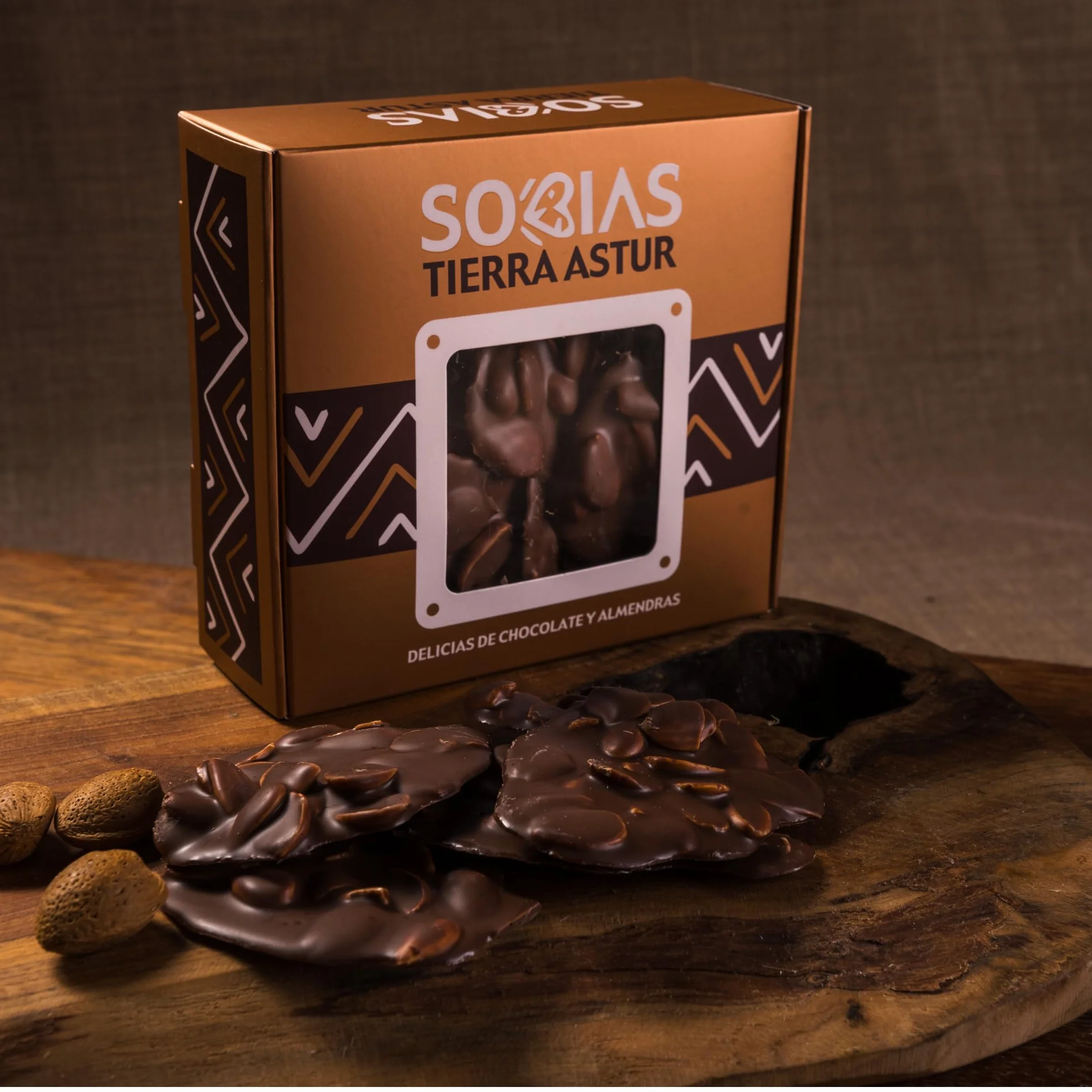 Tierra Astur Sobias Chocolate con Almendras Crujientes | Delicias de Chocolate con Almendras Crujientes – Bombones Gourmet Artesanales, Chocolate con Leche Premium