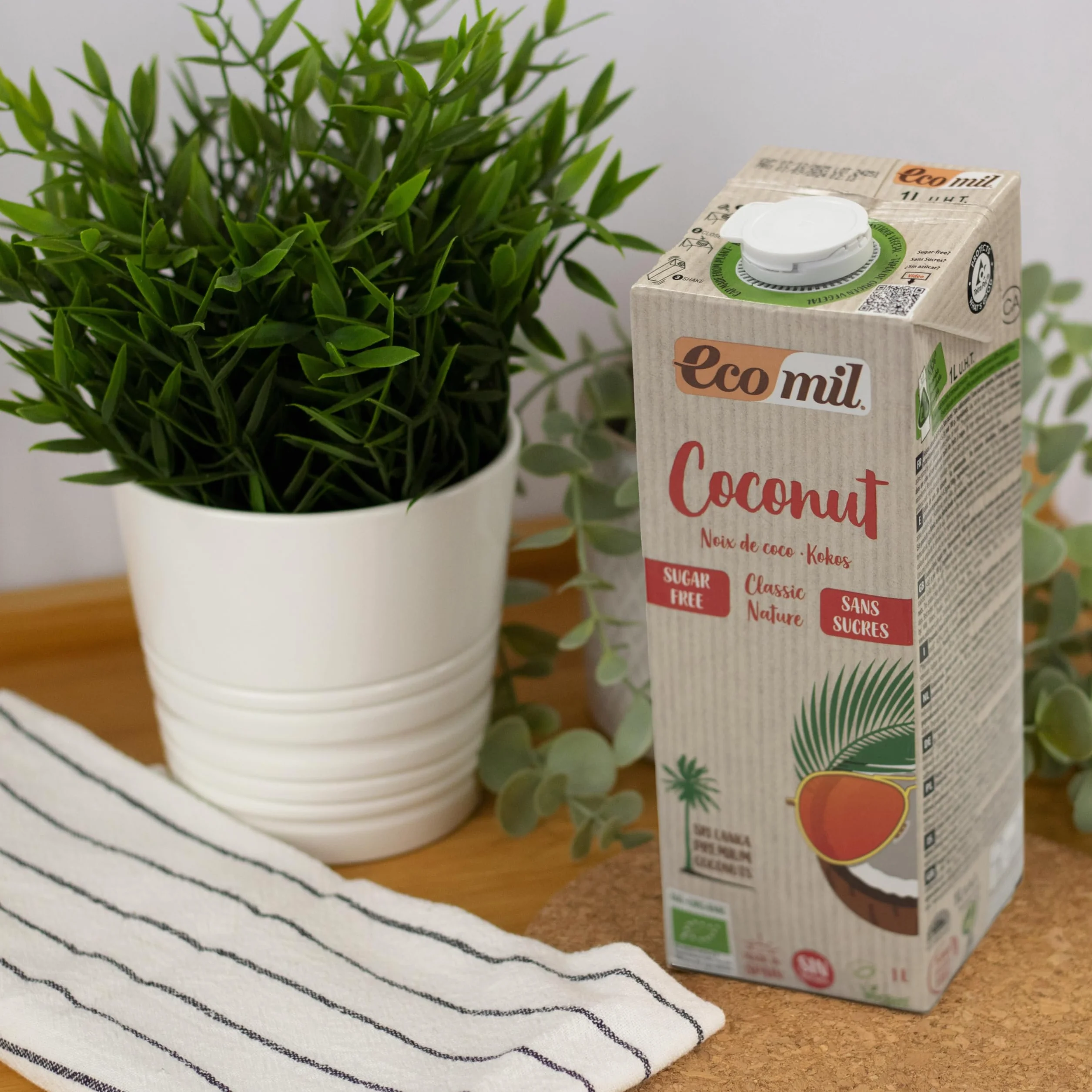 Ecomil - Bebida de Coco Ecológica, Bebida Vegetal, Leche de Coco Bio, Sin Azúcares, Fuente de Calcio, Ingredientes de Agricultura Ecológica - 1L
