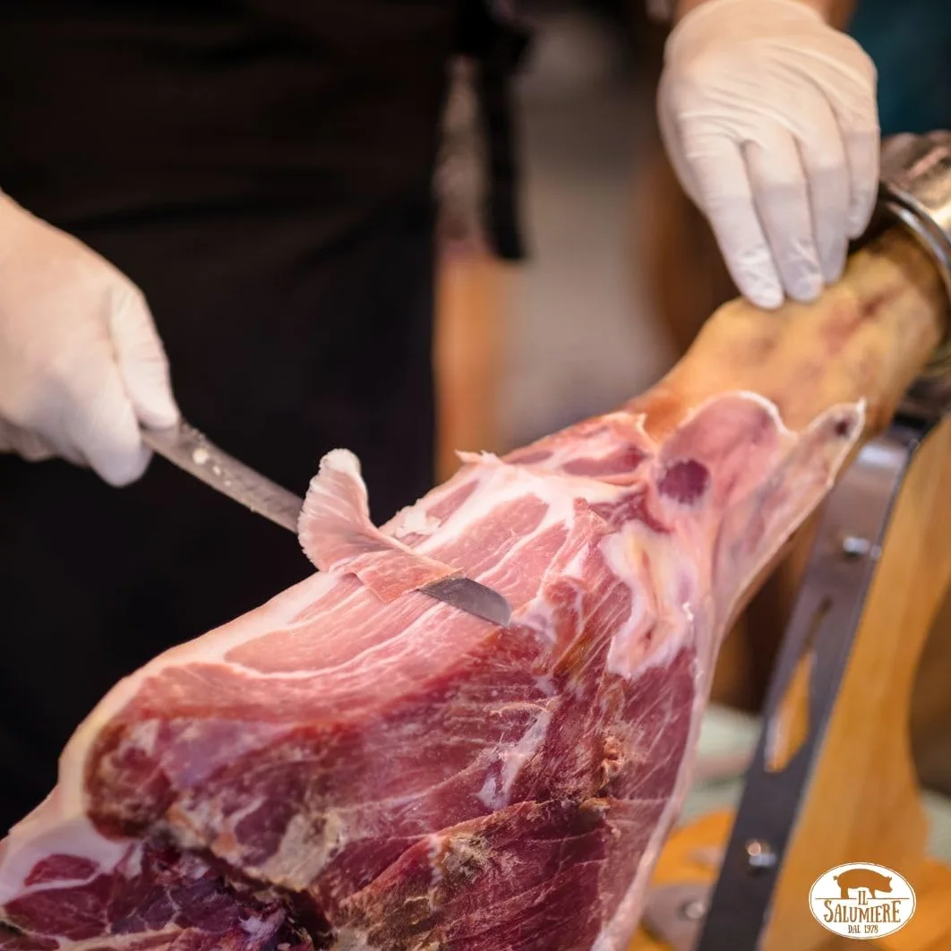 Jamón Umbro Entero Pepato Kg.6-7 - Norcineria Umbra Producción Artesanal - Gluten Free - El Salchero desde 1978