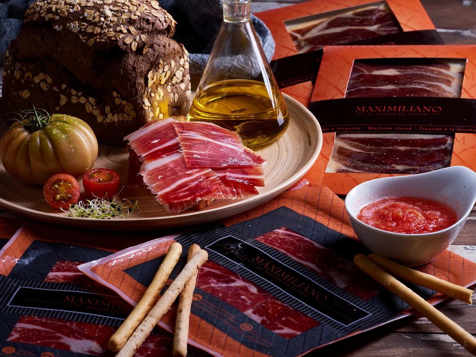 Maximiliano - Paleta Doble Equis - Paleta Curada - Pieza de 5,5 kg - Sabor Intenso y Delicado - Curación 18 Meses - Crianza en Libertad - Origen Sierra de Huelva - Ideal para Compartir