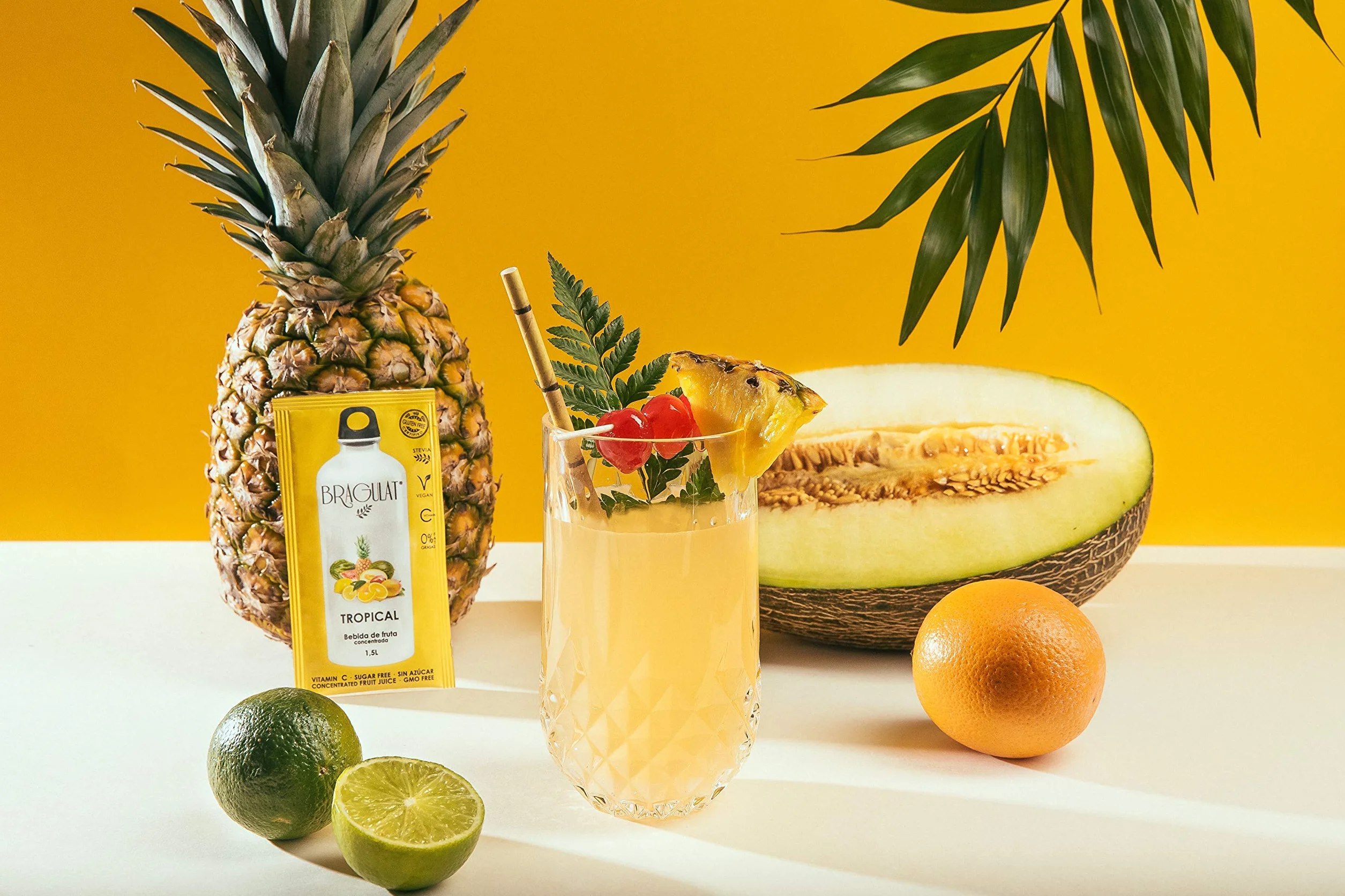 BRAGULAT/Saborizantes de agua Sin Azucar, con fruta deshidratada, Vitamina C y B12, colorantes y sabores naturales | 15 Sobres Multivitaminicos.