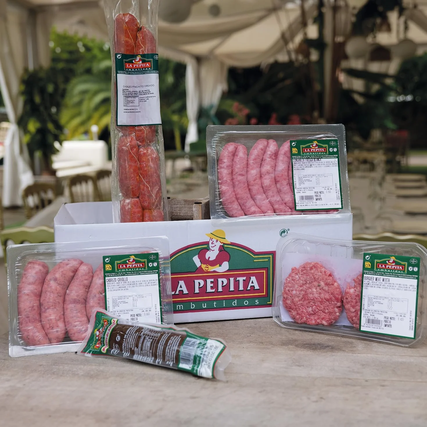 EMBUTIDOS LA PEPITA Pack Barbacoa Clásico (4 pax) 4 Hamburguesas mixta (vacuno/cerdo), 6 Chorizos Criollos, 1 Morcilla arroz, 8 Chorizos Rojos, 8 Salchichas Blancas Cerdo