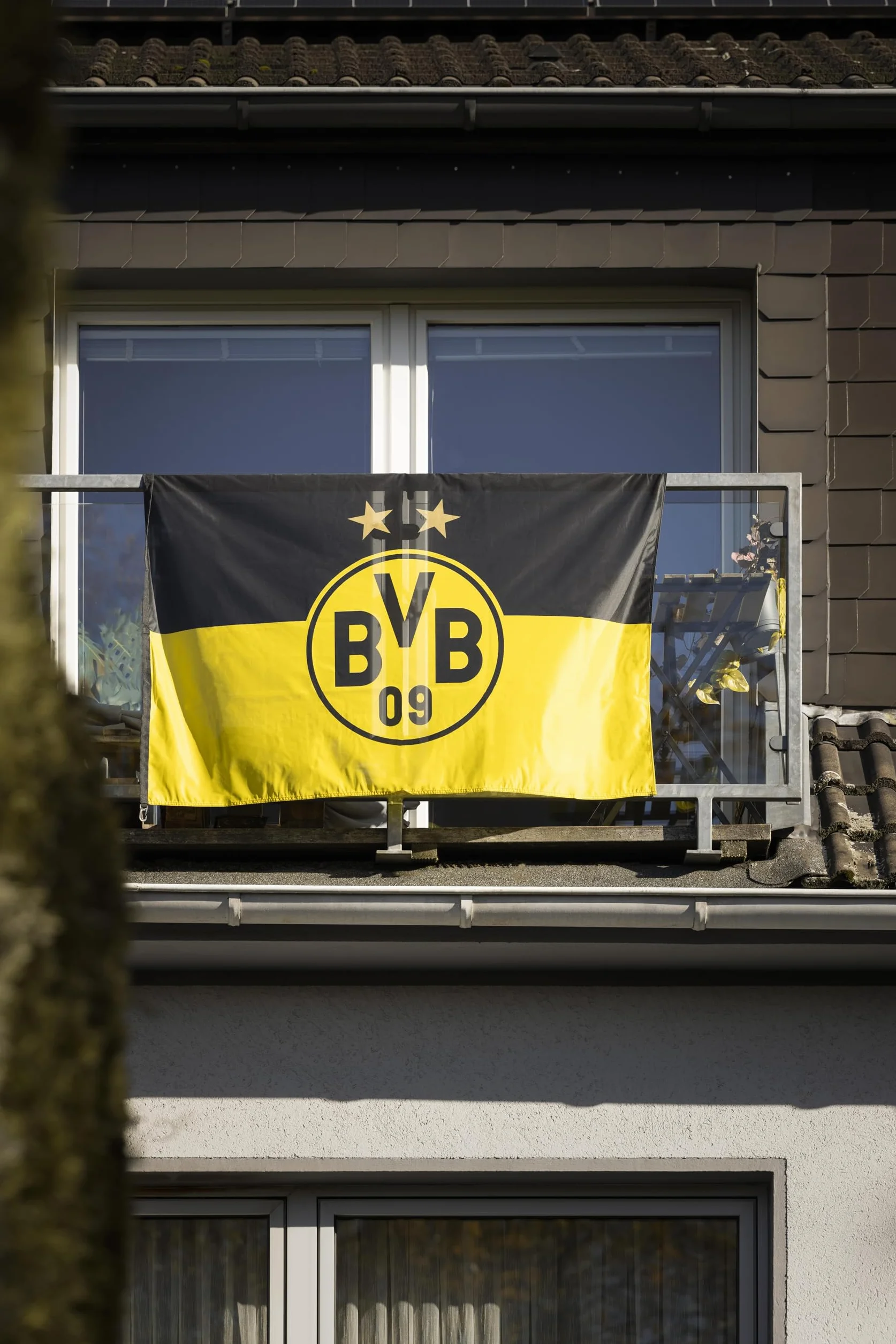 Borussia Dortmund Levantar la bandera Unisex Negro Amarillo 150x100
