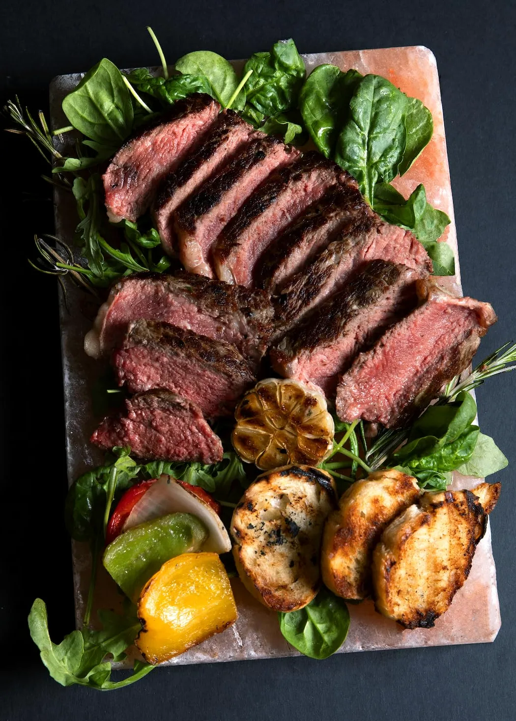 Spantik Plato de cocina de bloque de sal del Himalaya de 12 x 8 x 1.5 pulgadas para cocinar a la parrilla, cortar y servir piedra de sal de roca de grado alimenticio, regalos únicos para ahumadores,