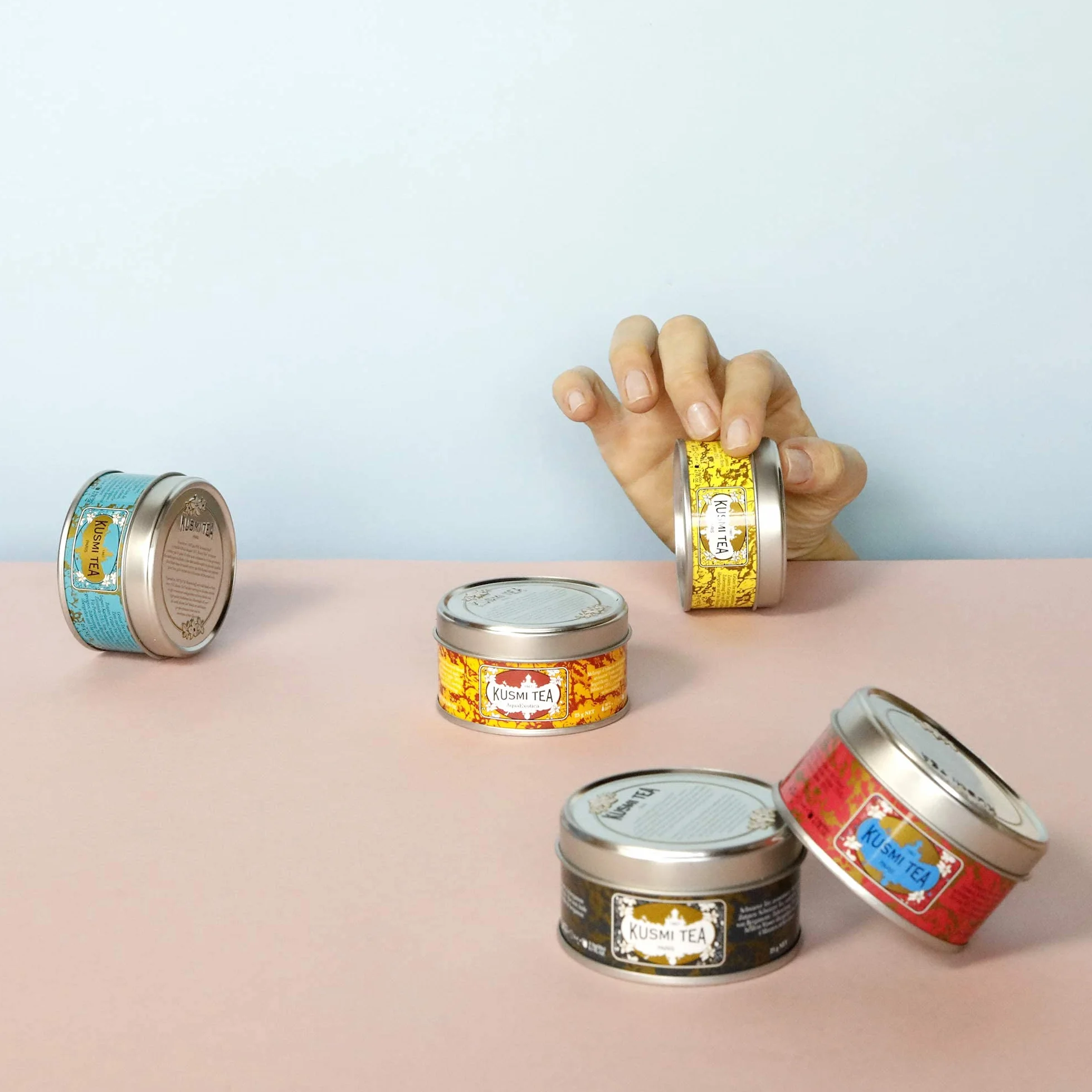 Kusmi Tea Estuche Les Essentiels Tés Verdes Tés Negros Infusión Latas de té de metal 5 x 25 g