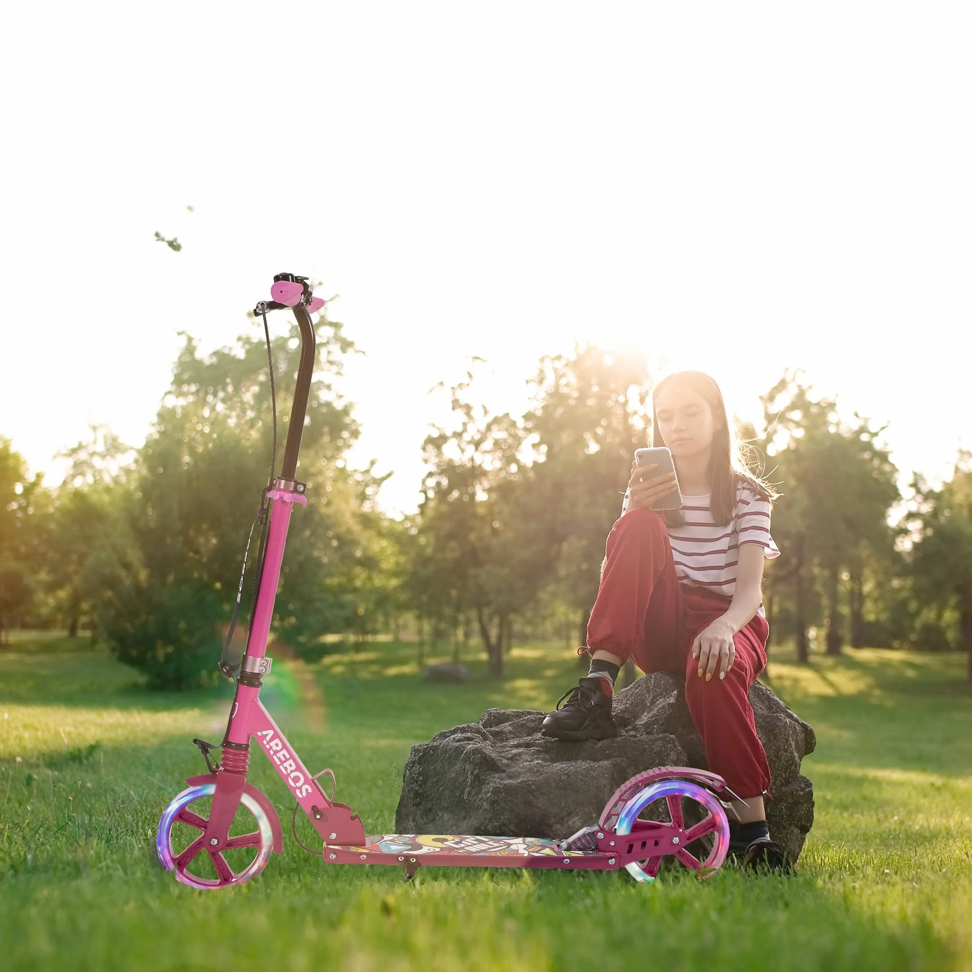 Arebos City Scooter Plegable Regulable en Altura con Ruedas LED y Freno de Mano