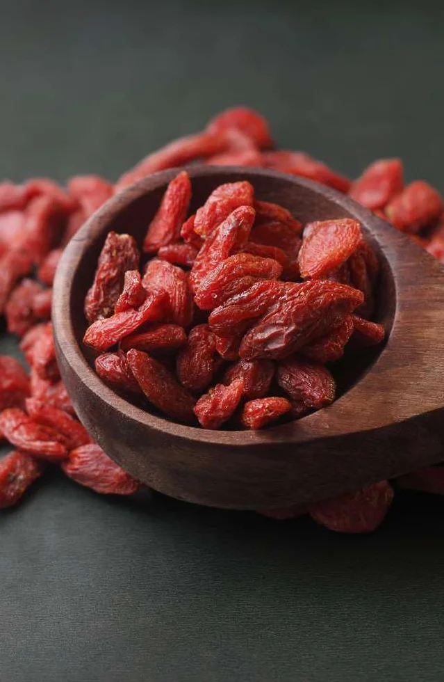 Raw Farm - Bayas de Goji Enteras - 1kg - Secadas al Sol, Libres de Aditivos