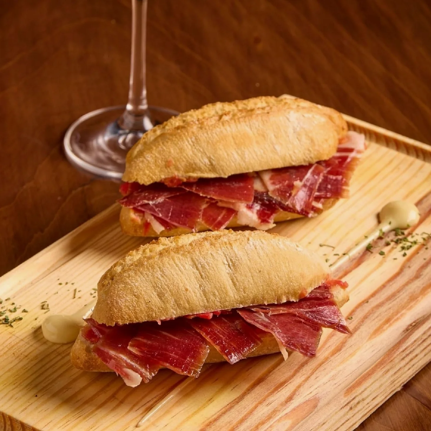 LalolaGourmet - Paleta Serrana Gran Reserva (5.5/6 kg) Curacion Natural 100% Sin Gluten y Baja en Sal I Paletilla de Jamon Serrano - Pata Delantera