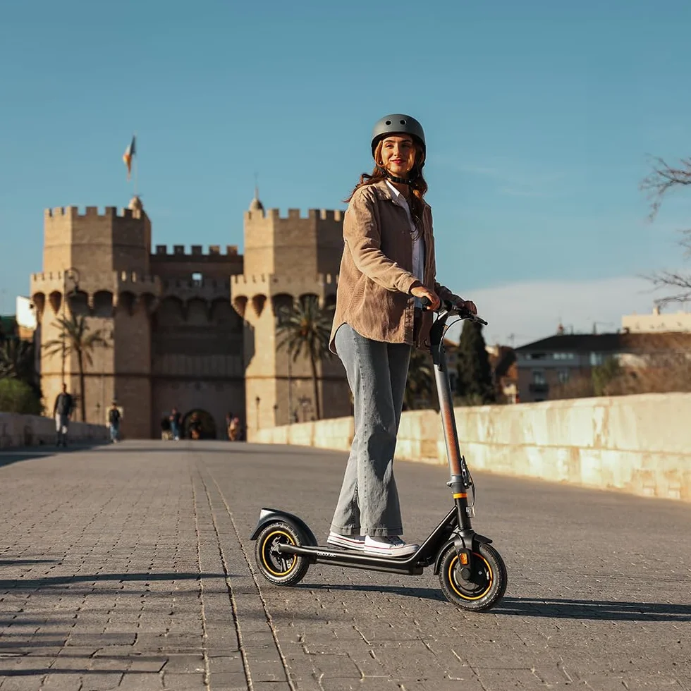 Cecotec Patinete Eléctrico Bongo D30 XL Connected 700W 30km 10" Autonomía