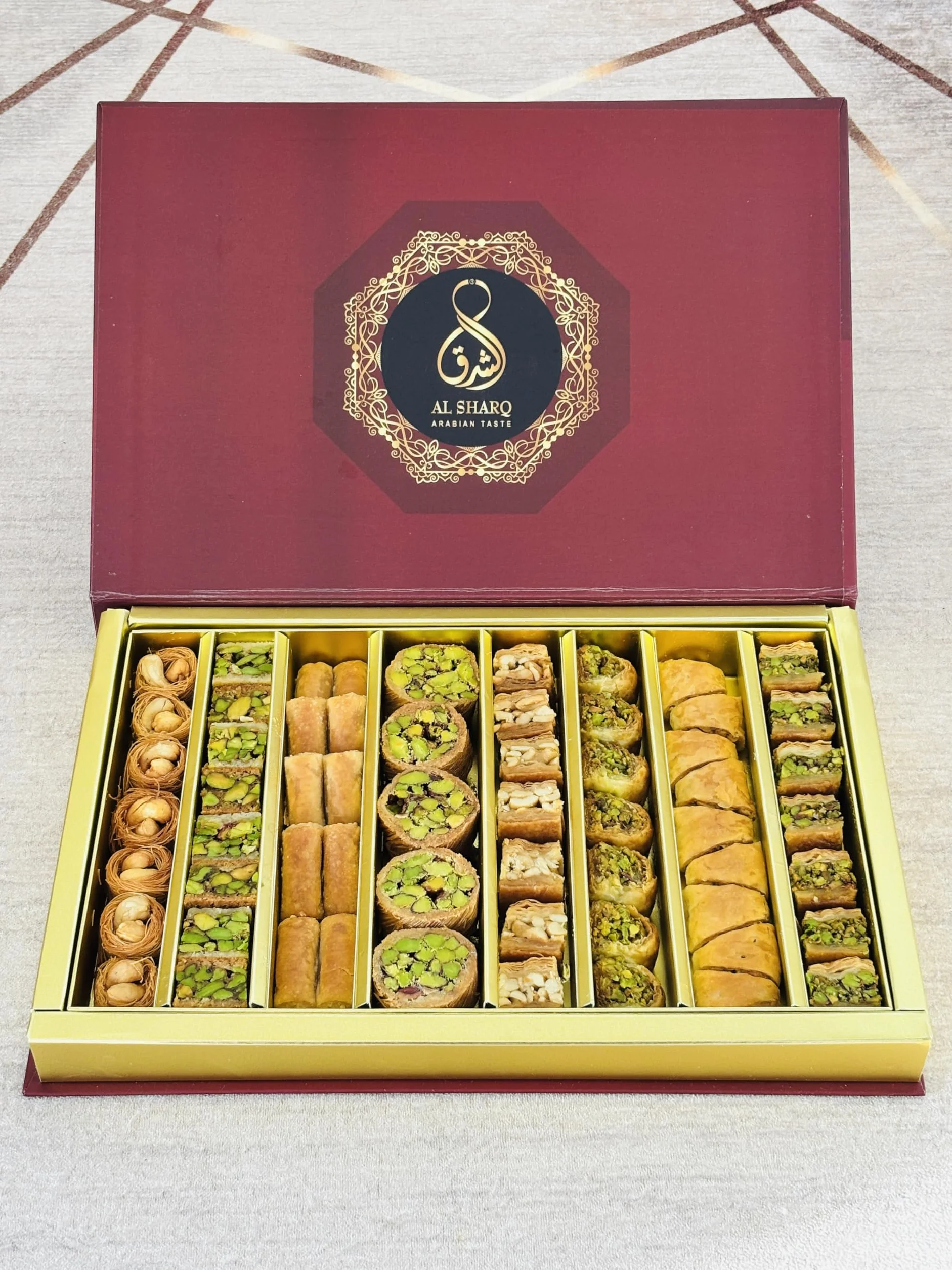 Baklava 950 g, 60 unidades I Baklava de primera clase Baklava Mediterráneo, baklava con nueces, pistachos y anacardos, elegante envoltorio de regalo I, sin conservantes, sin (larg)