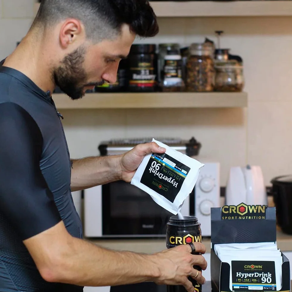 Crown Sport Nutrition HyperDrink 90, Bebida con 90 gramos de carbohidratos en 500 ml y un plus de sodio. Con Maltodextrina y Fructosa en ratio 1:0,8 y sal marina (Caja (8 x 93,1g))