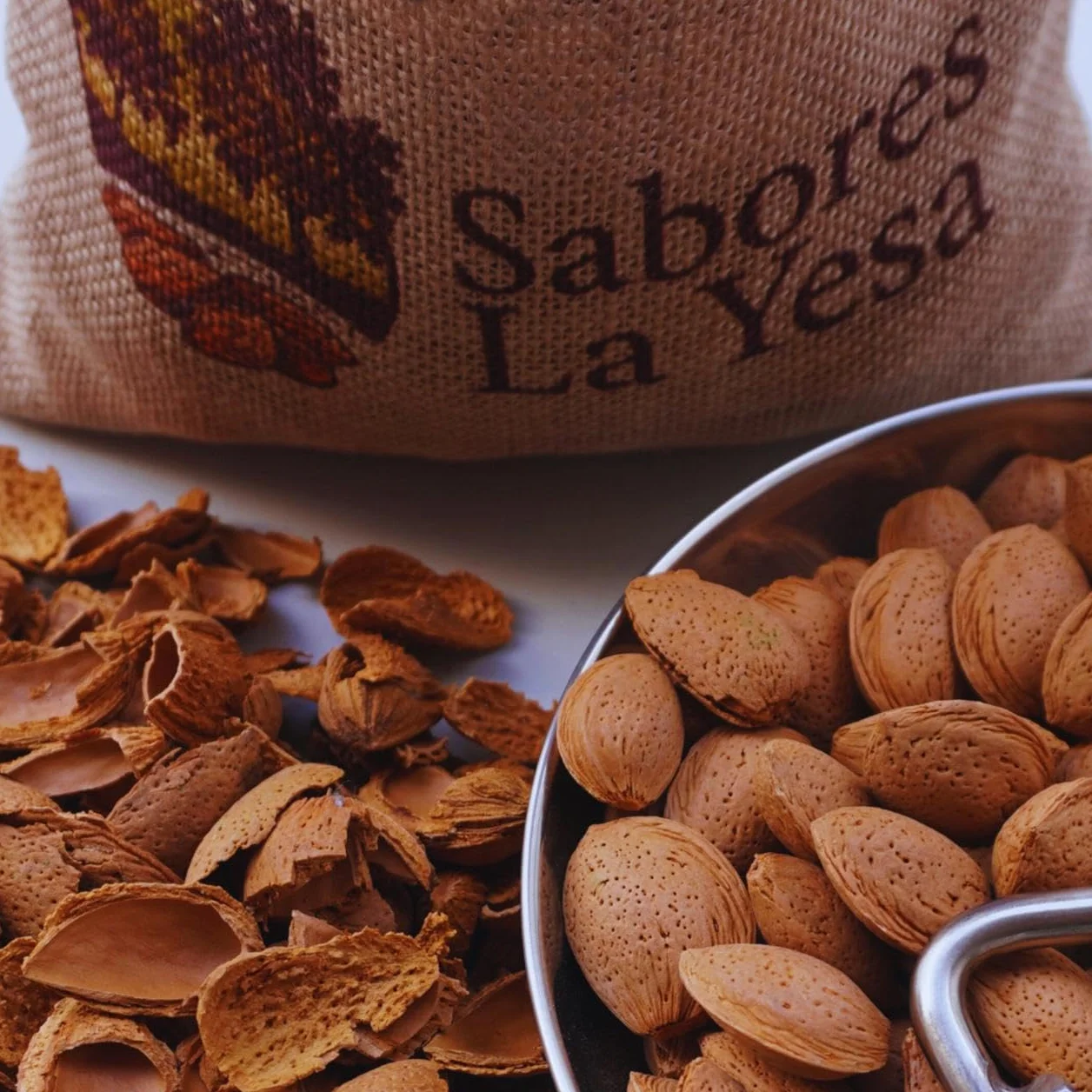 Almendras con Cáscara 2 Kg - Premium Españolas - Fruto Seco Nacional - Sostenibles y 100% Naturales - Made in Spain