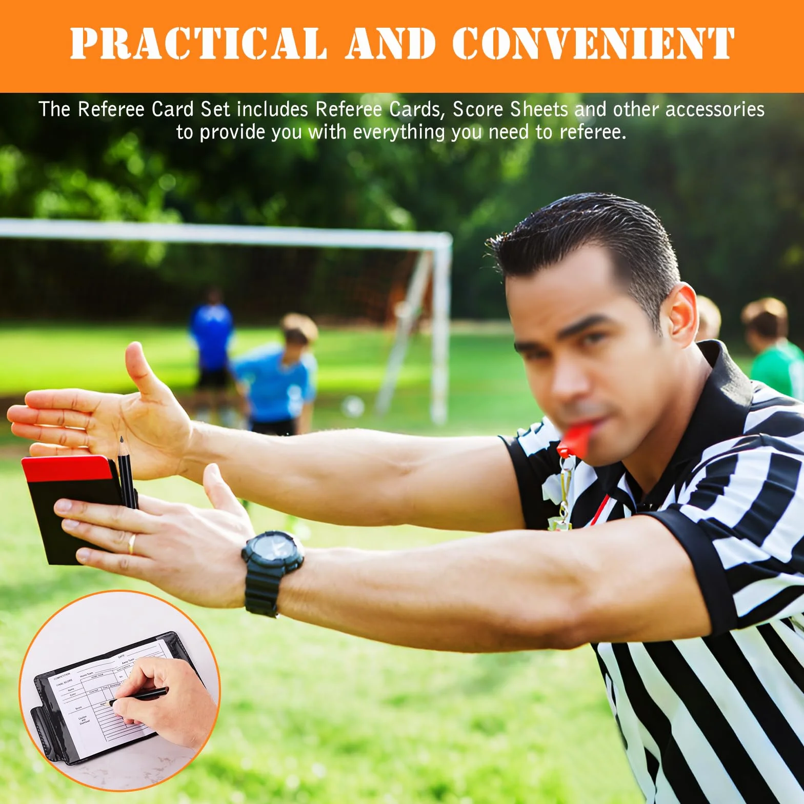 Juego de tarjetas de árbitro de fútbol rojo y amarillo con papeles de registro y hoja de puntuación