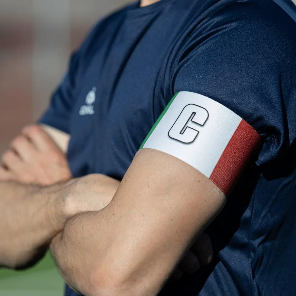 Brazalete de Capitán OXUM Sport - Brazalete de Fútbol Elástico y Ajustable para niños y Adultos