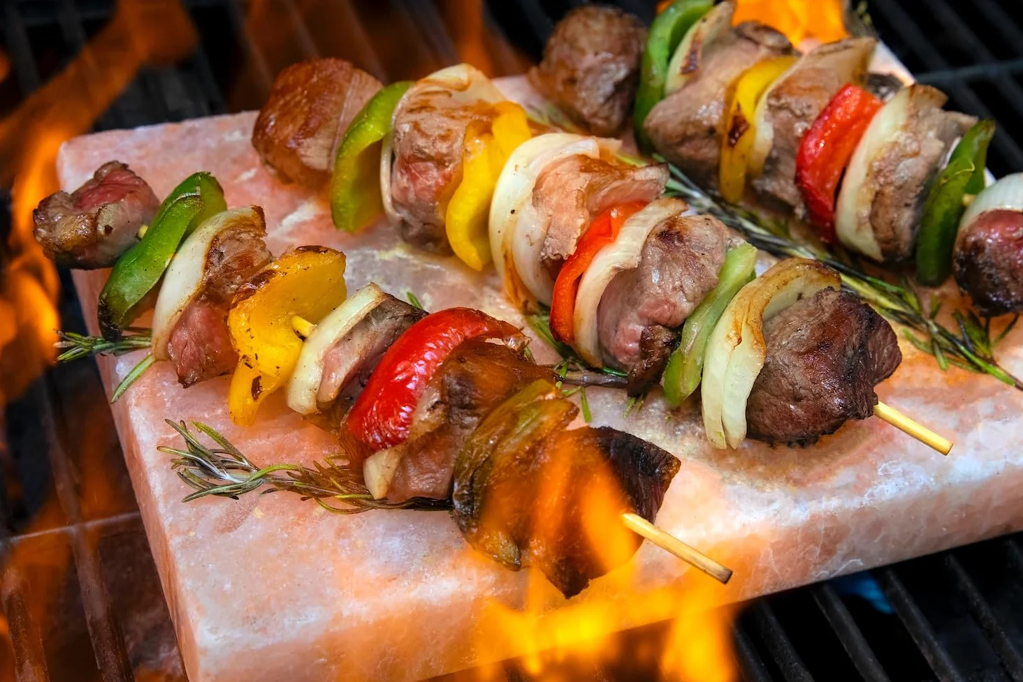 Spantik Plato de cocina de bloque de sal del Himalaya de 12 x 8 x 1.5 pulgadas para cocinar a la parrilla, cortar y servir piedra de sal de roca de grado alimenticio, regalos únicos para ahumadores,