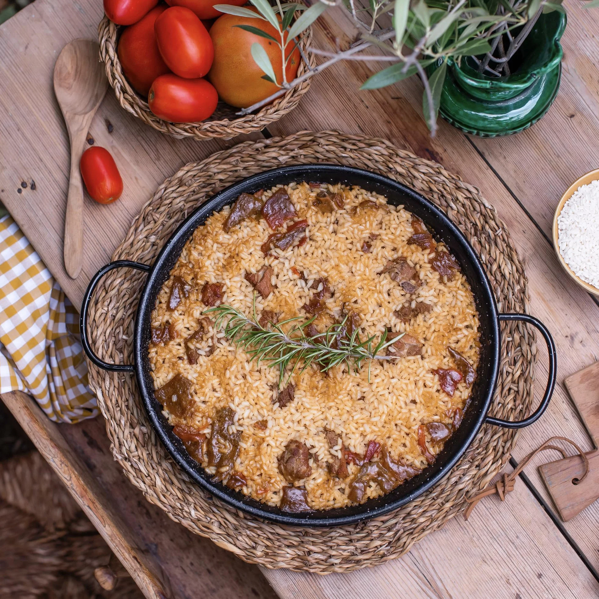 EL PAELLER - Preparado Arroz de Costillas Ibericas y Pimientos Asados - Cocinado Artesanalmente a Leña - Ingredientes 100% Naturales - Para 2/3 Personas - Fácil de Preparar en Tan Solo 18 Minutos