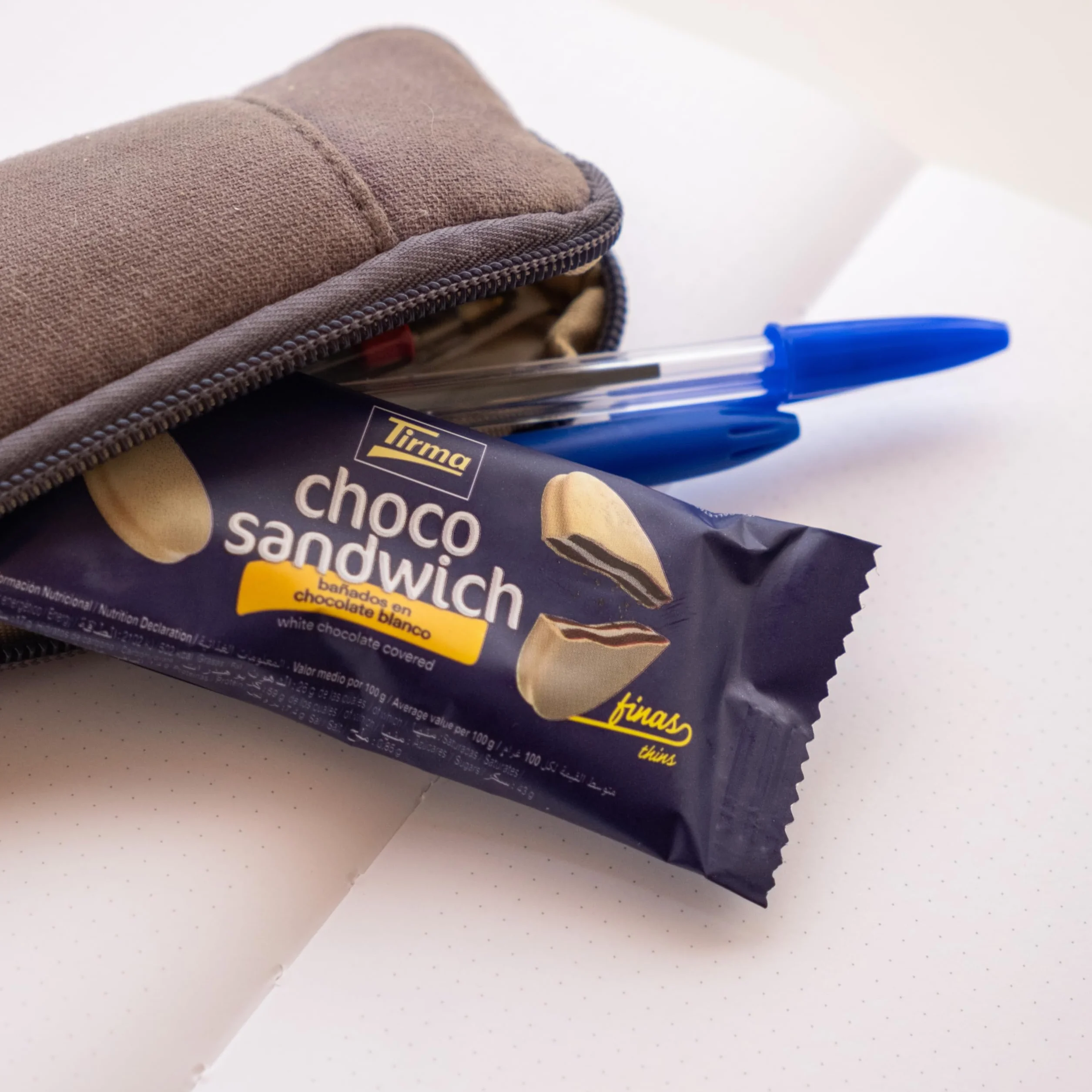 Tirma Choco Sándwich Fino de Chocolate Blanco – 8 Packs de 27,25 g (Estuche de 218 g) | Galletas con Relleno Bañadas en Chocolate Blanco | Snack Dulce Ideal para Merienda y Tentempiés