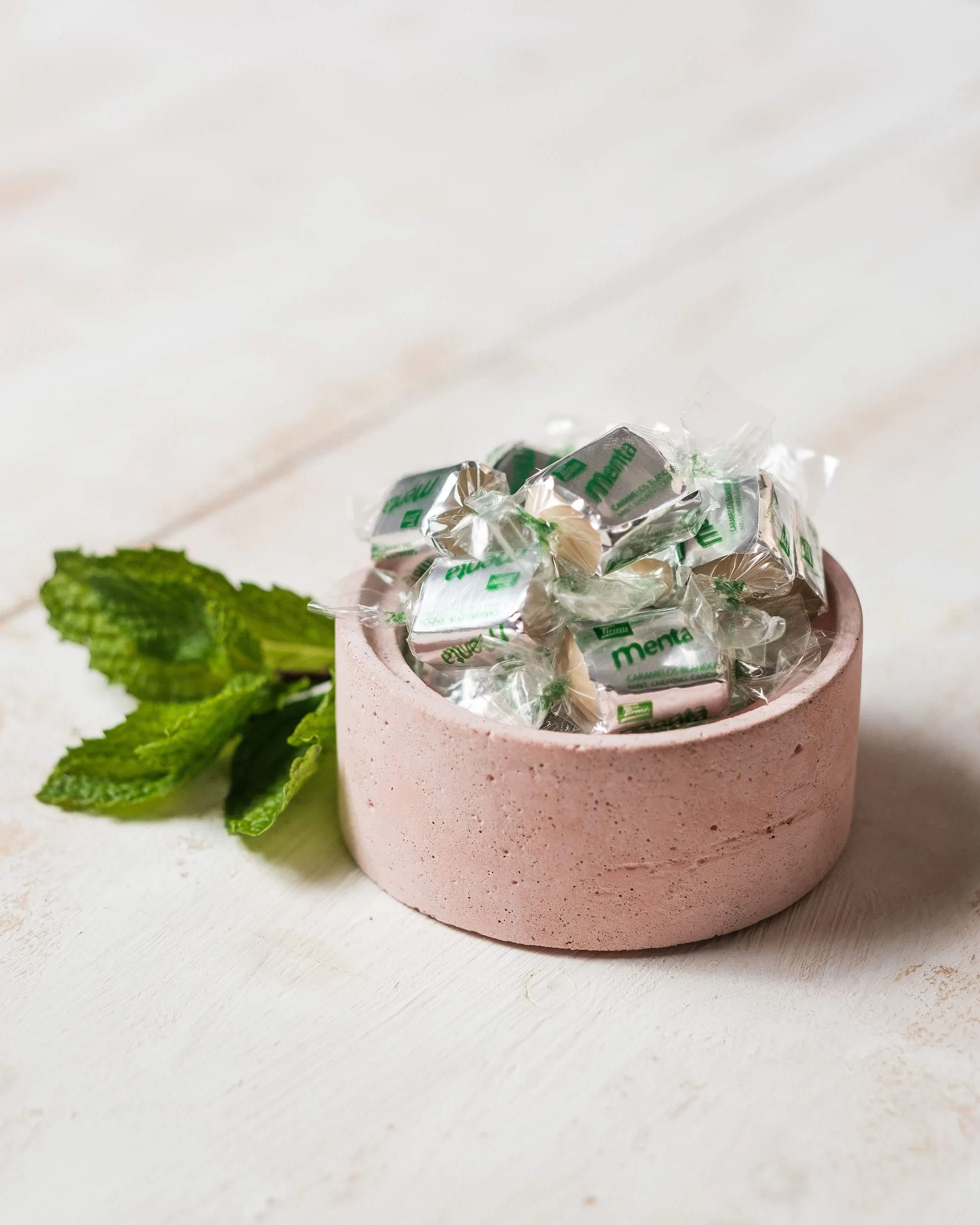 Tirma Caramelos de Menta | Caramelos Masticables de Menta | Caramelos sin Gluten | Bolsa de Golosinas de Menta Blandos | Envasados Individualmente | 125 g