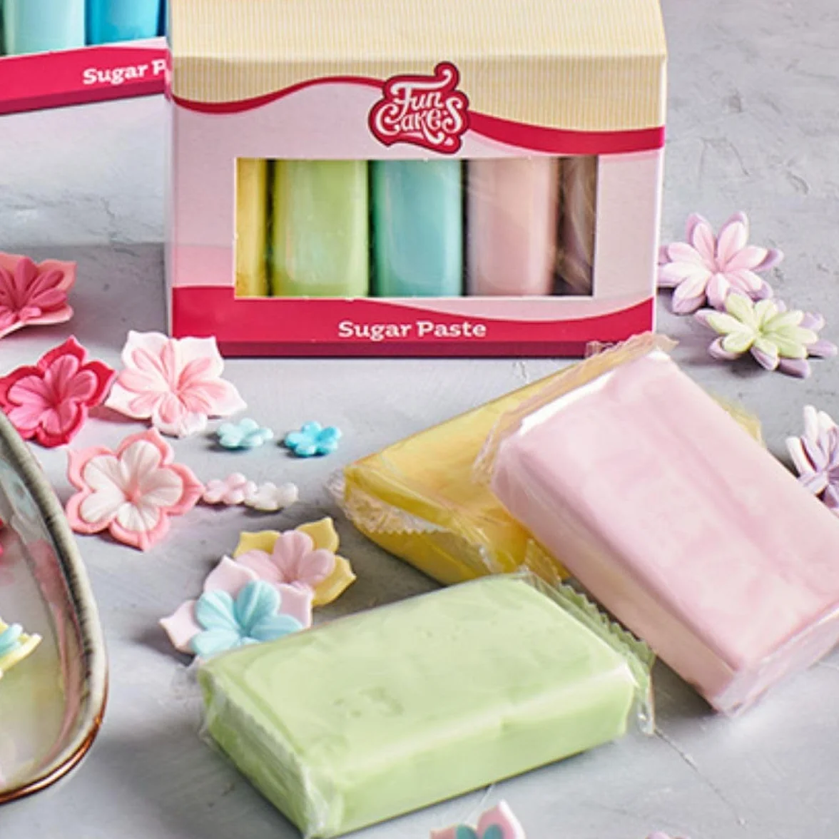 FunCakes Paquete múltiple de fondant : fácil de usar, liso, flexible, suave y maleable, para decorar tartas, halal, kosher y sin gluten. 5 colores pastel, 100 g
