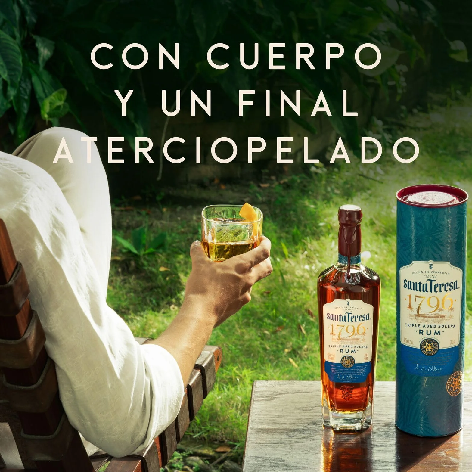 Ron de solera con triple añejamiento Santa Teresa 1796, 40 % vol., 70 cl / 700 ml, ron oscuro venezolano super premium Single State acabado en barricas de roble