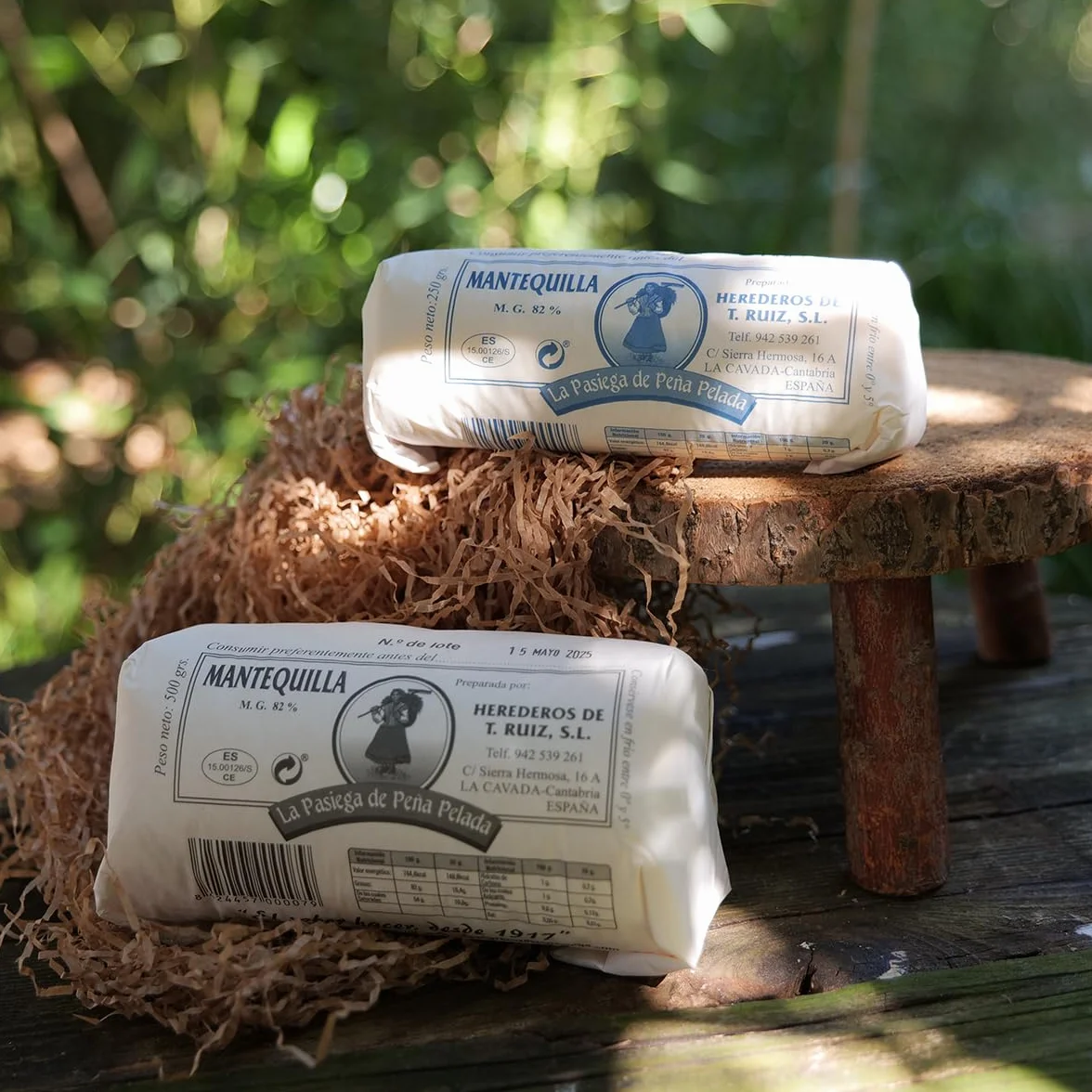 LA PASIEGA DE PEÑA PELADA Mantequilla Artesanal, PACK DE 2 Rulos de 500 gr (aprox) en Papel Sulfurizado, 82% Materia Grasa, Sabor Tradicional y Natural - Origen Cantabria