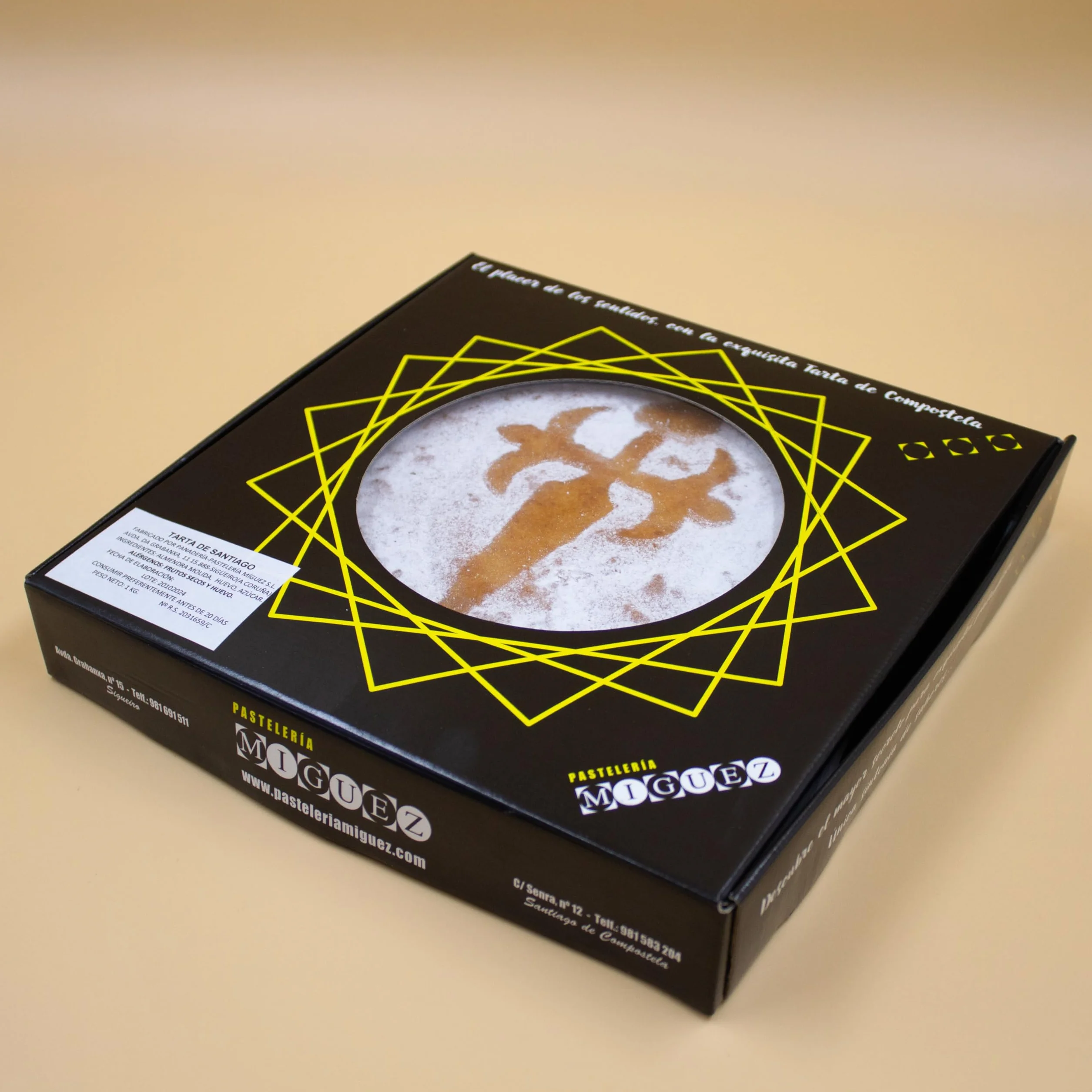 Tarta de Almendra de Santiago 1kg - Dulce gallego - Sin Gluten y Sin Lactosa - Regalo gourmet - 100% Artesanal - Almendra Marcona - Sin Aditivos - Postre para celebraciones - Ingredientes naturales