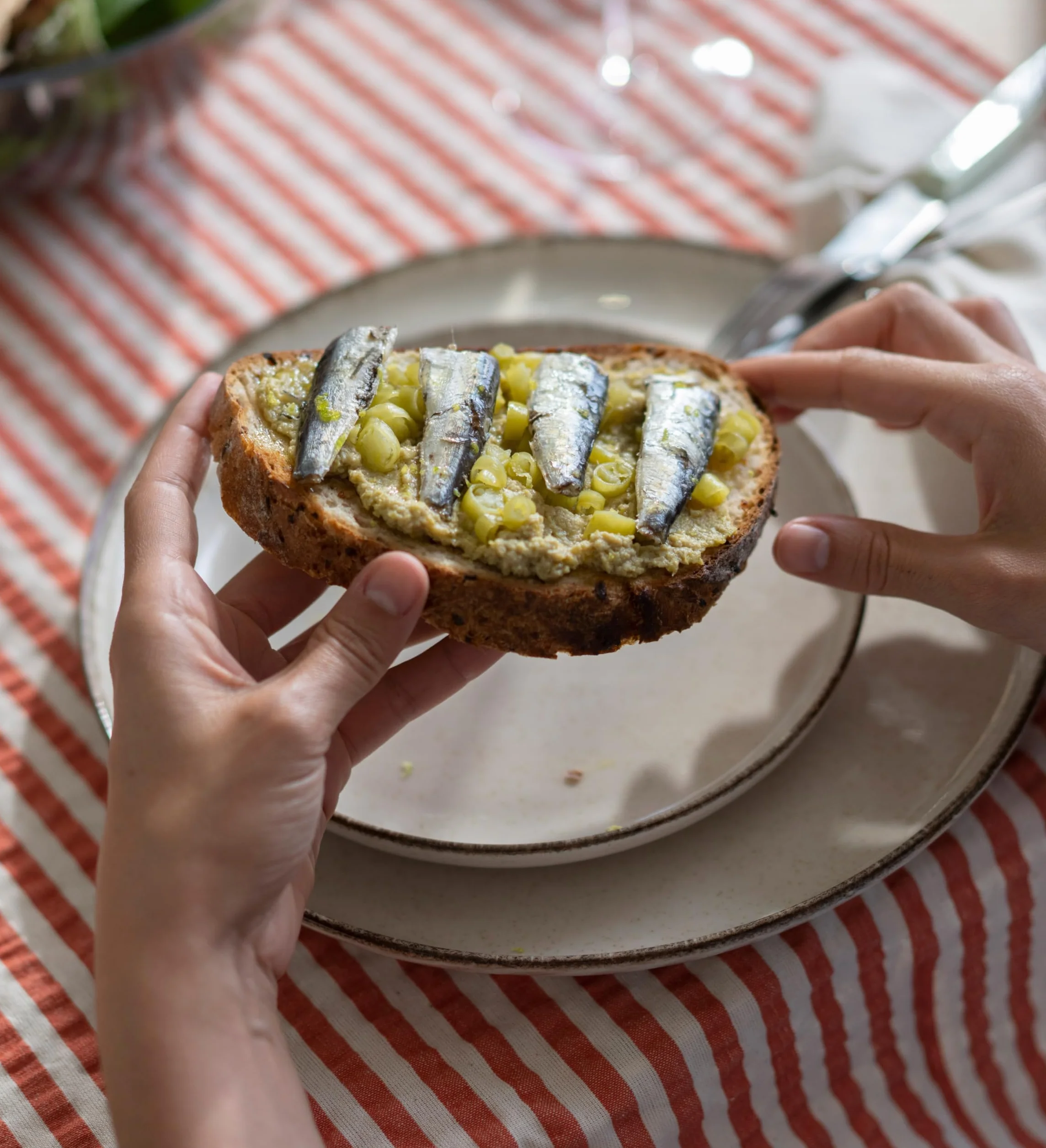 CONSERVAS SERRATS Sardinillas Txikis en Aceite de Oliva Virgen Picante 12 Latas x 115g