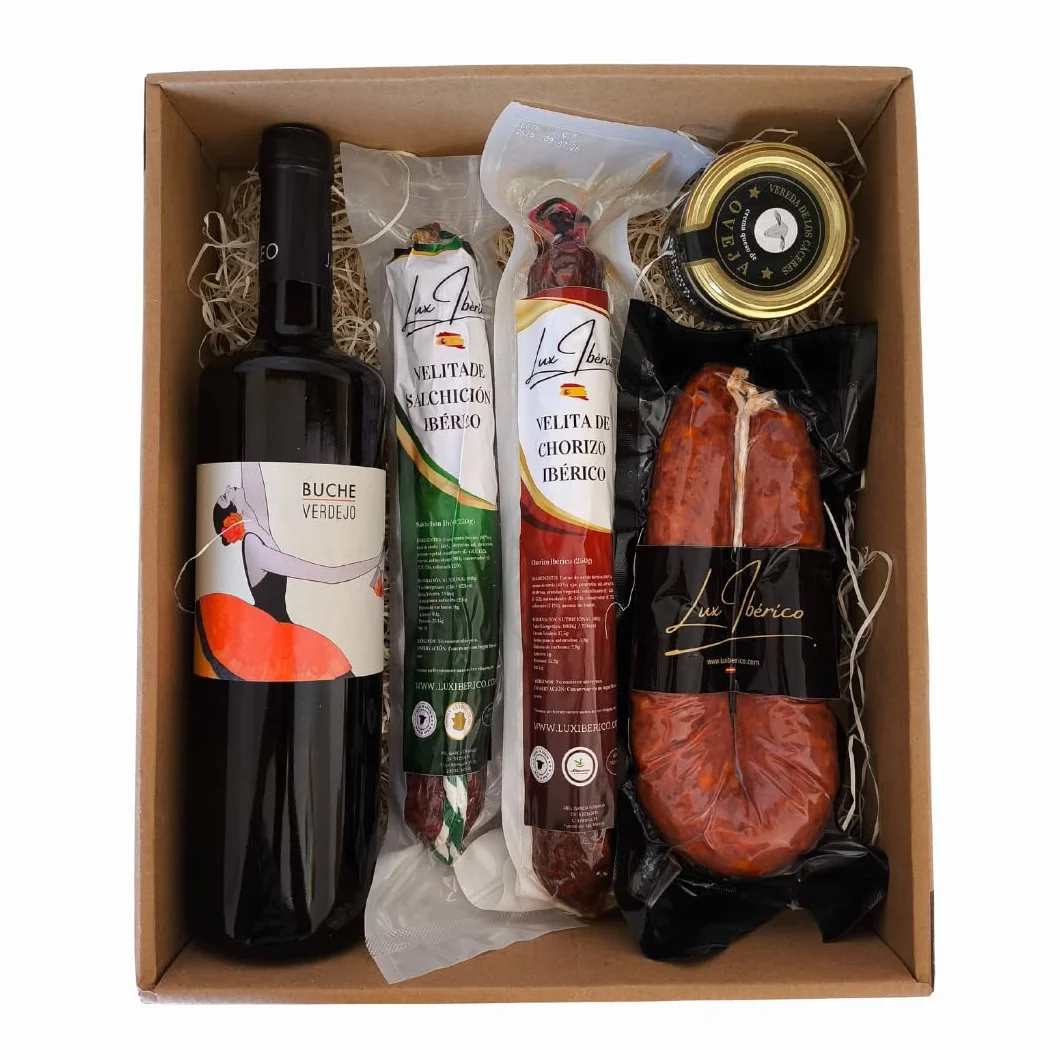 Cesta Gourmet "Livia" - Vino Blanco Verdejo, Embutido y Morcilla | Vino blanco Verdejo, velitas de chorizo y salchichón ibérico, morcilla patatera y crema de queso de oveja. Para regalar.