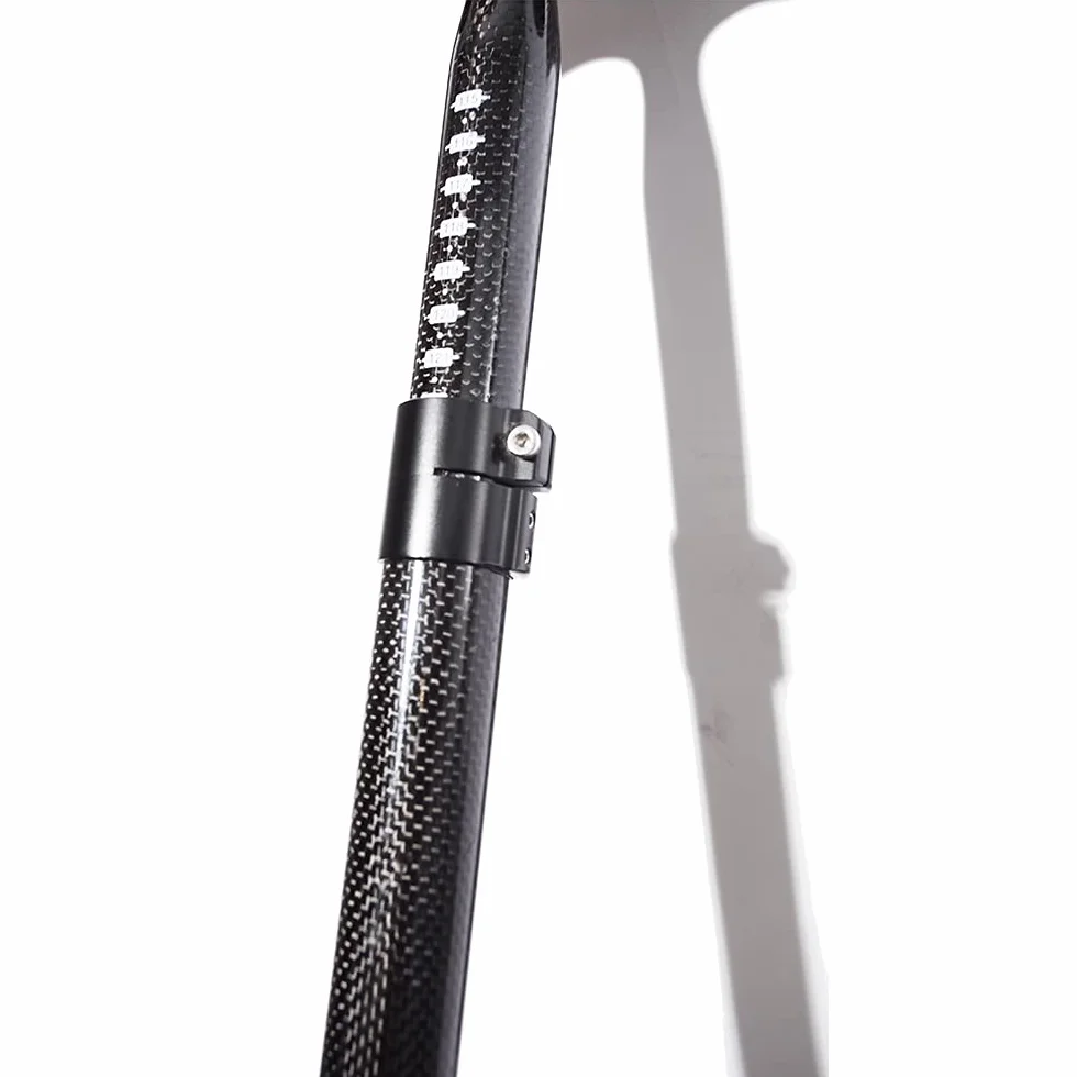 Paleta de fibra de carbono con abrazadera de aluminio ajustable