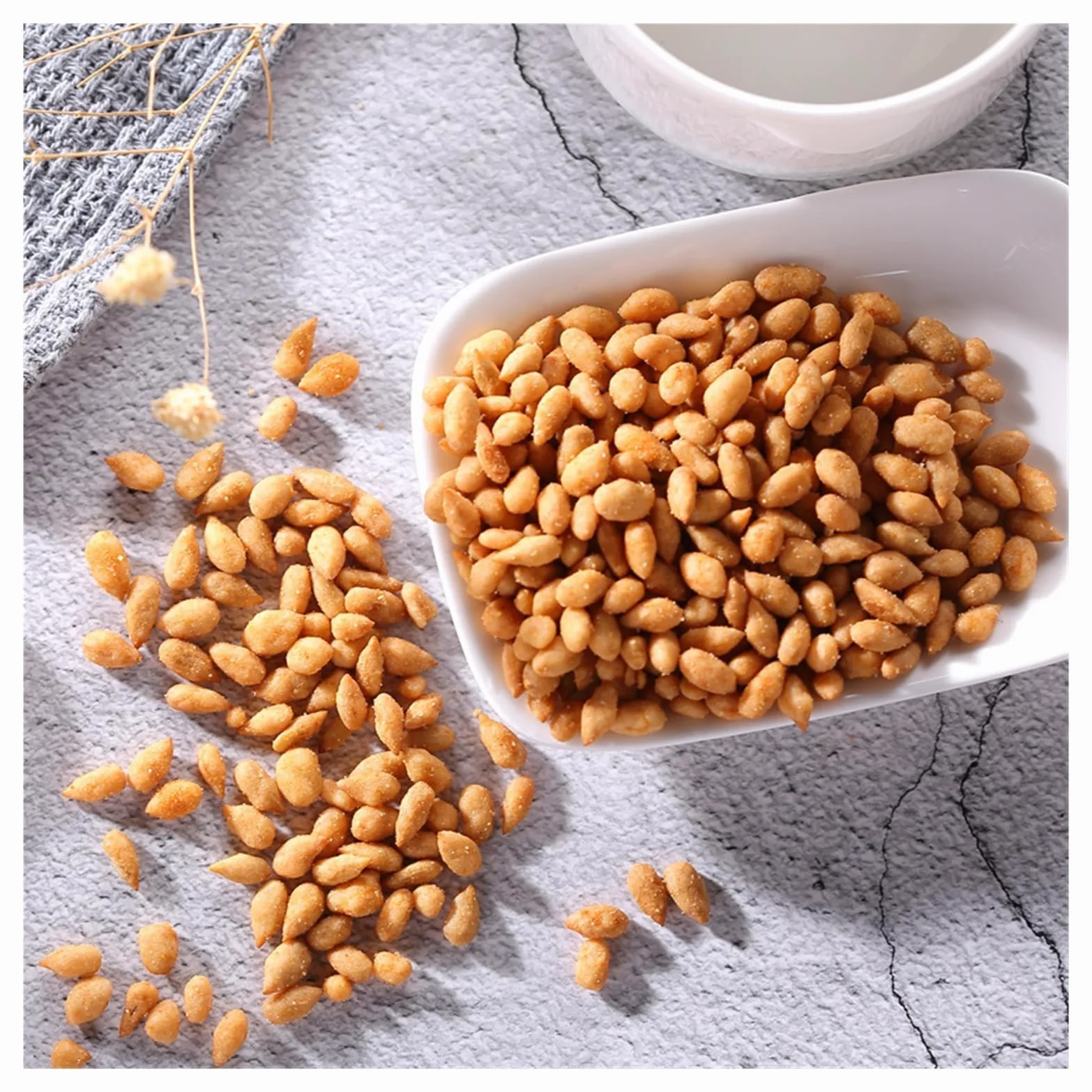 128 g de semillas de girasol con sabor a huevas de cangrejo, saladas, fragantes y crujientes con un rico sabor a cangrejo. Nueces Y Aperitivos.(4bag)